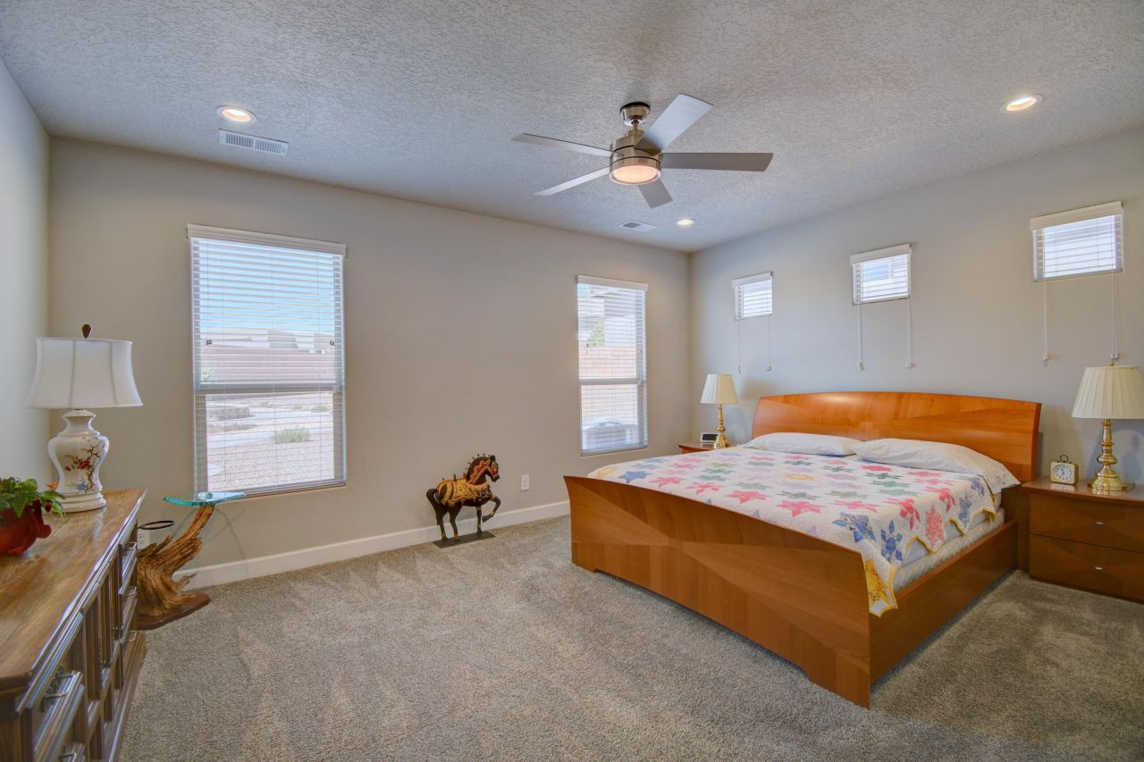 Albuquerque, New Mexico, 87114, United States, 4 Bedrooms Bedrooms, ,3 BathroomsBathrooms,Residential,For Sale,1793165