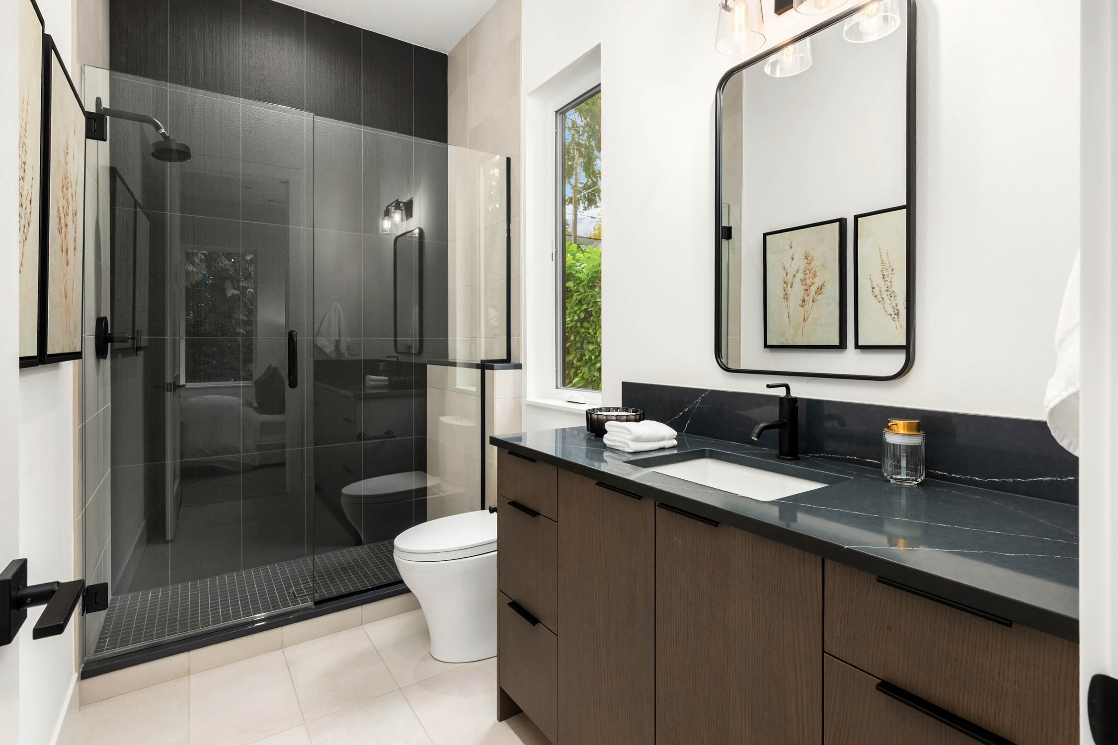  10620 NE 28th Place, Bellevue, WA 98004 - 物件實景