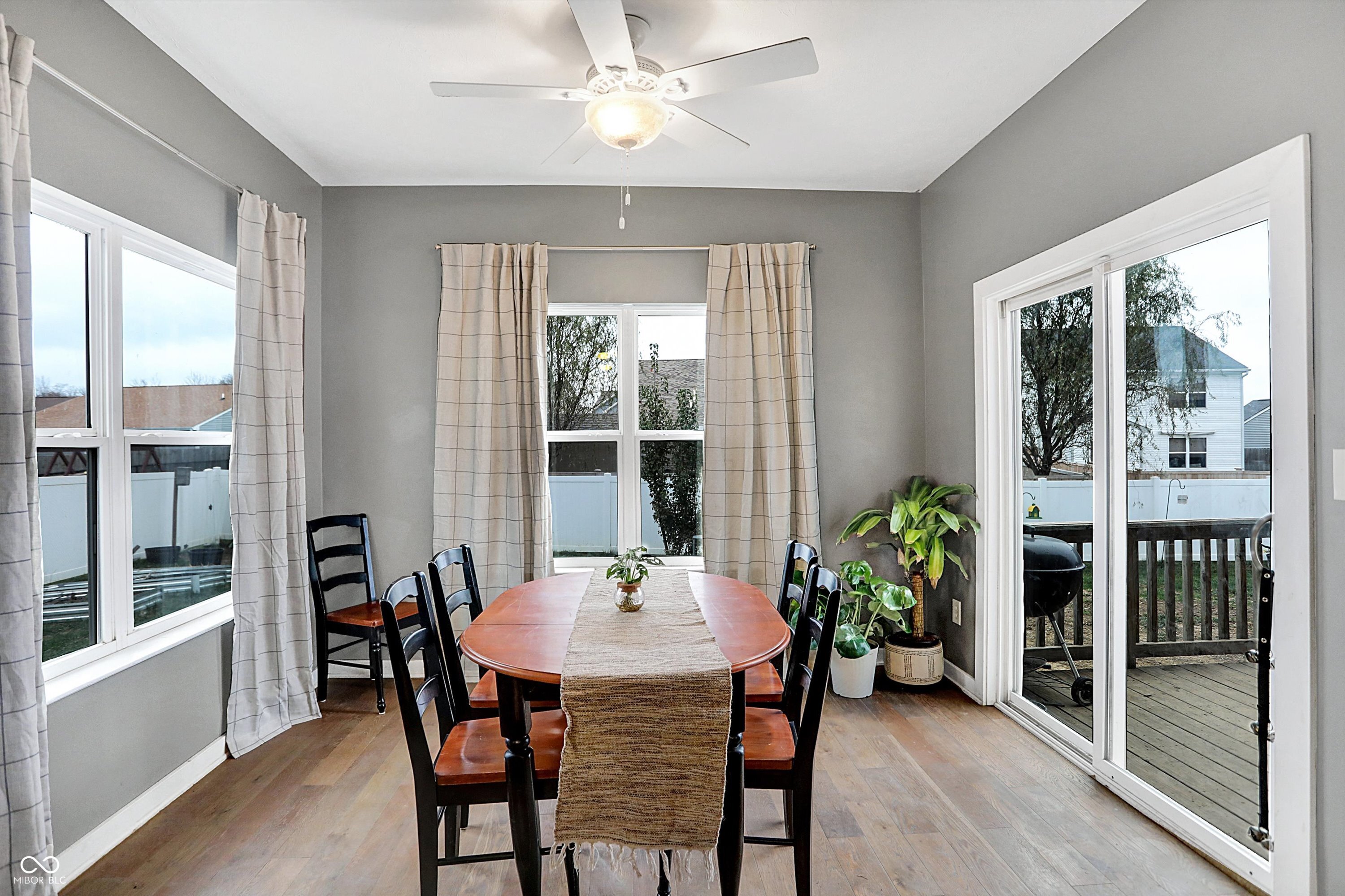 Franklin, Indiana, 46131, United States, 6 Bedrooms Bedrooms, ,4 BathroomsBathrooms,Residential,For Sale,1978604