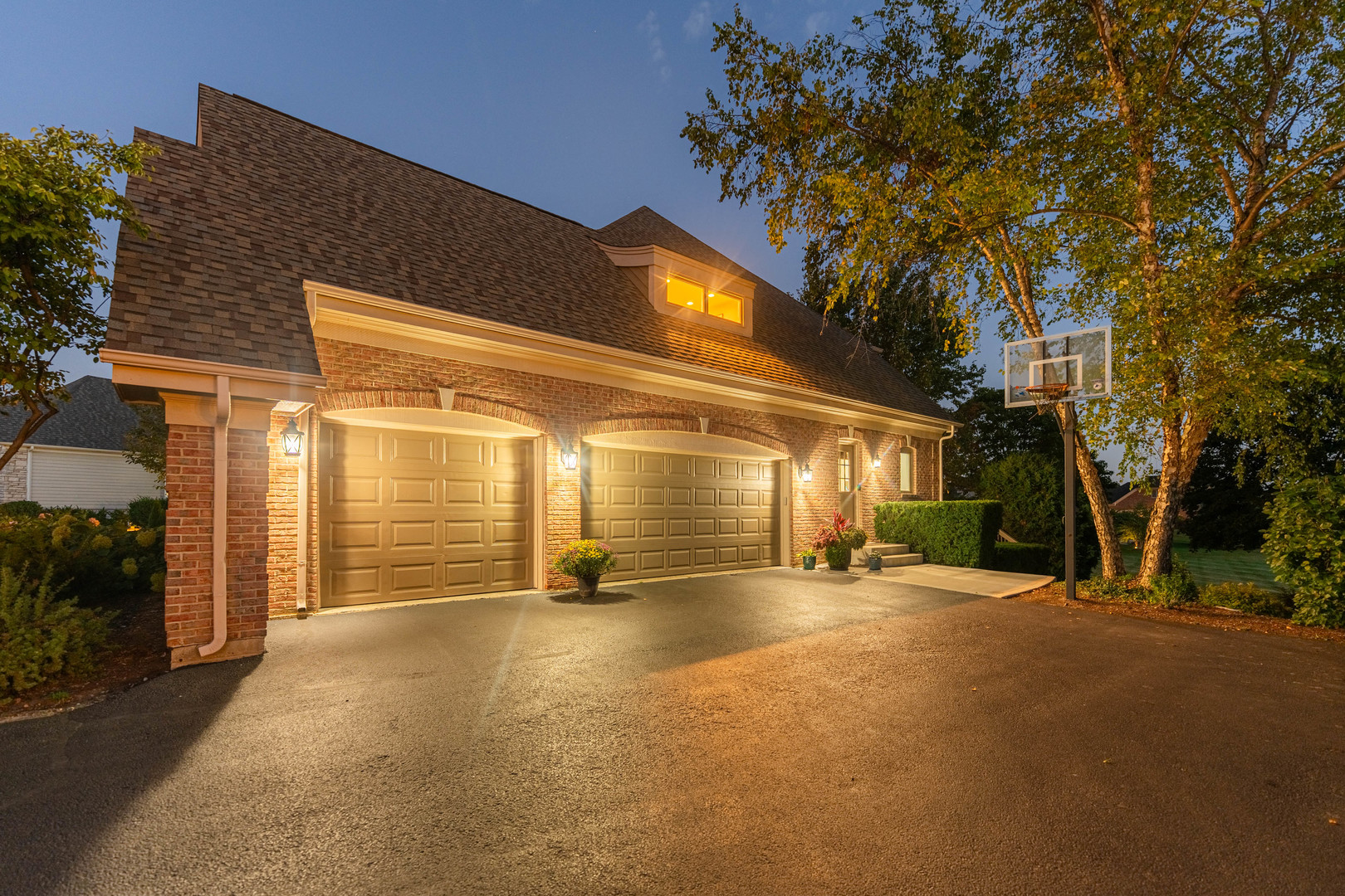 St. Charles, Illinois, 60175, United States, 5 Bedrooms Bedrooms, ,5 BathroomsBathrooms,Residential,For Sale,1989191