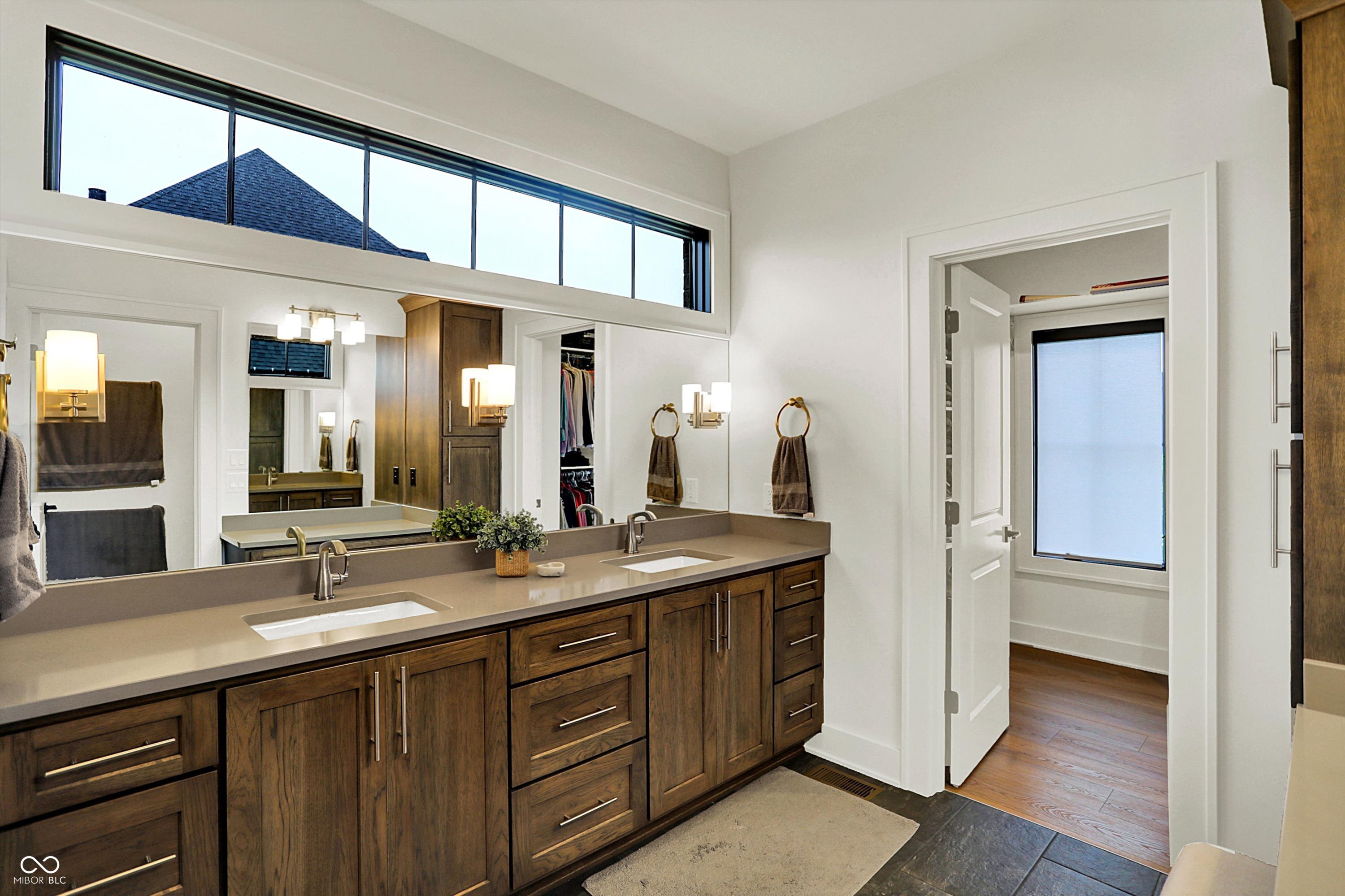 Bargersville, Indiana, 46106, United States, 5 Bedrooms Bedrooms, ,6 BathroomsBathrooms,Residential,For Sale,1983672