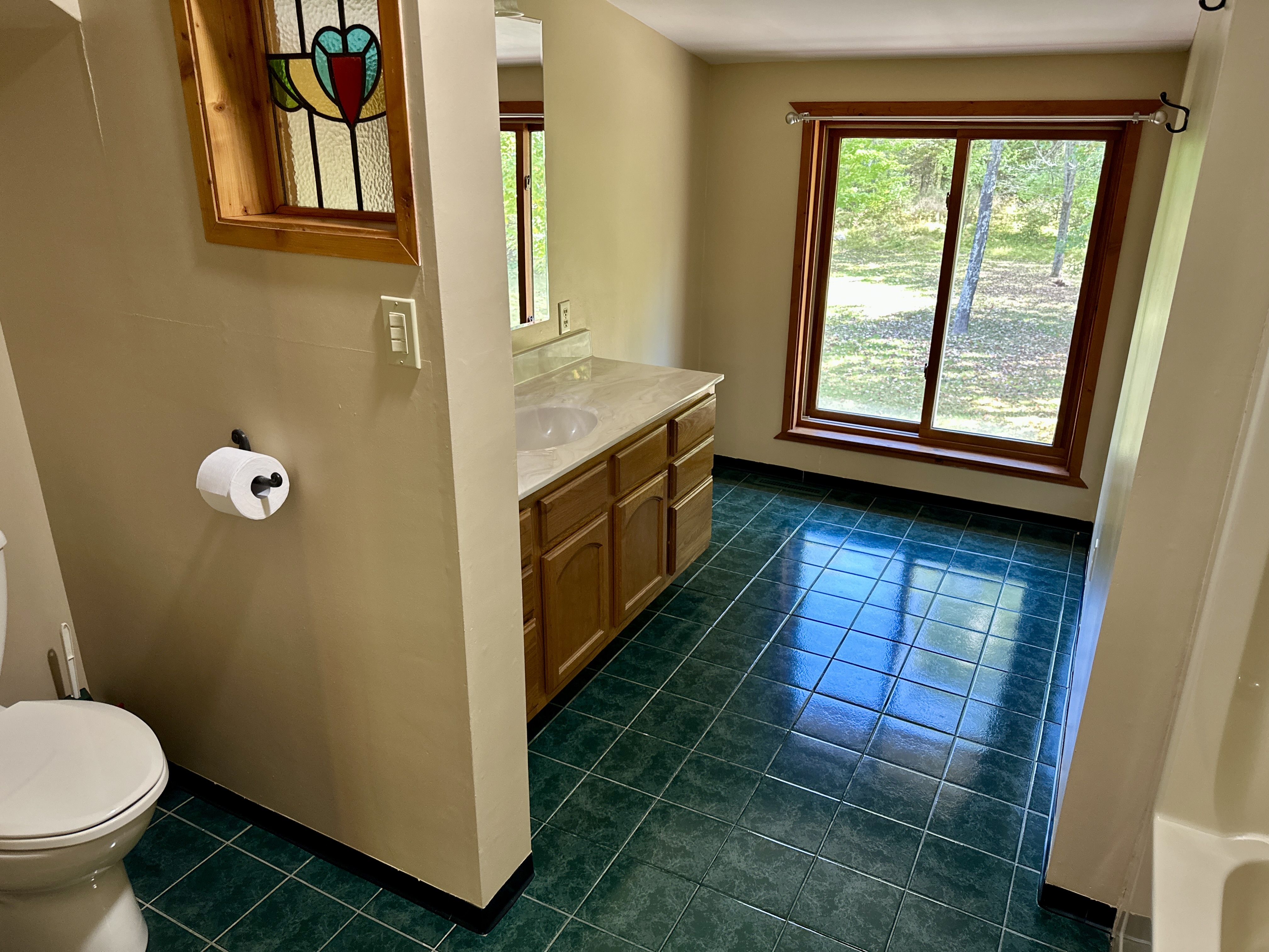 Tomahawk, Wisconsin, 54487, United States, 2 Bedrooms Bedrooms, ,2 BathroomsBathrooms,Residential,For Sale,1975533