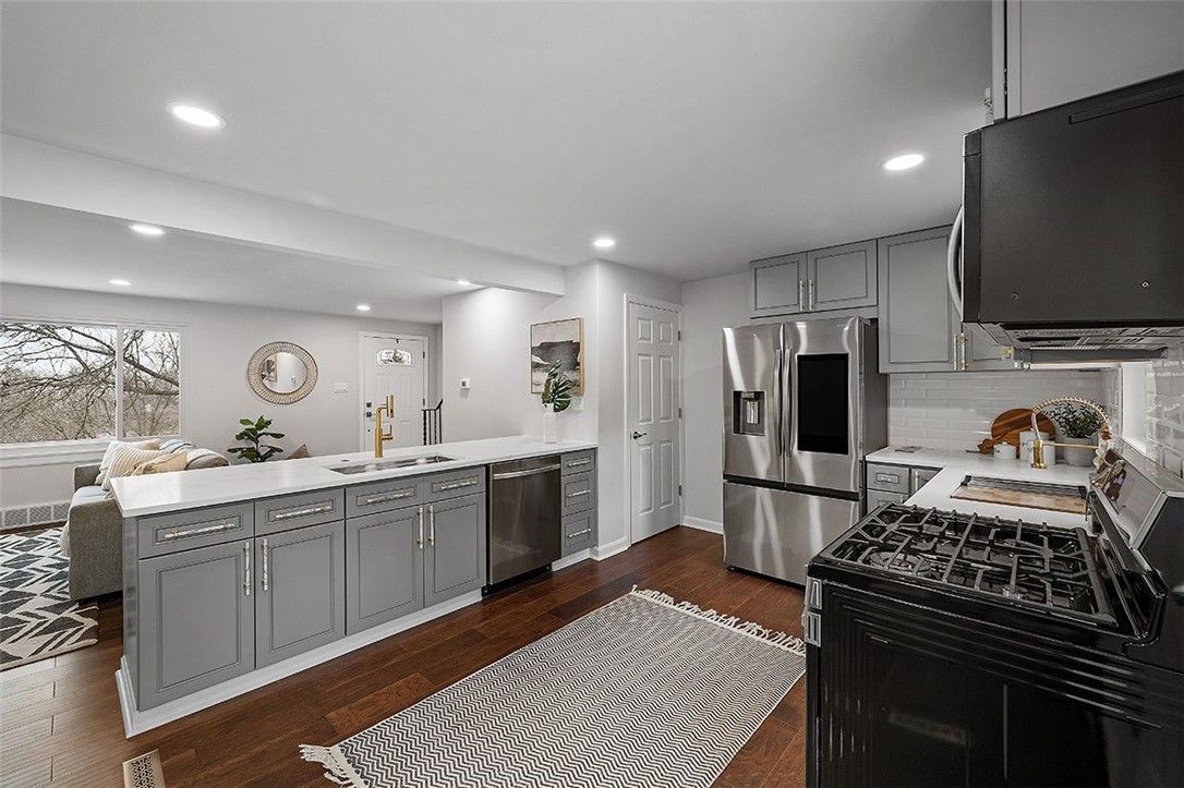 Mt Lebanon, Pennsylvania, 15243, United States, 4 Bedrooms Bedrooms, ,3 BathroomsBathrooms,Residential,For Sale,1875977