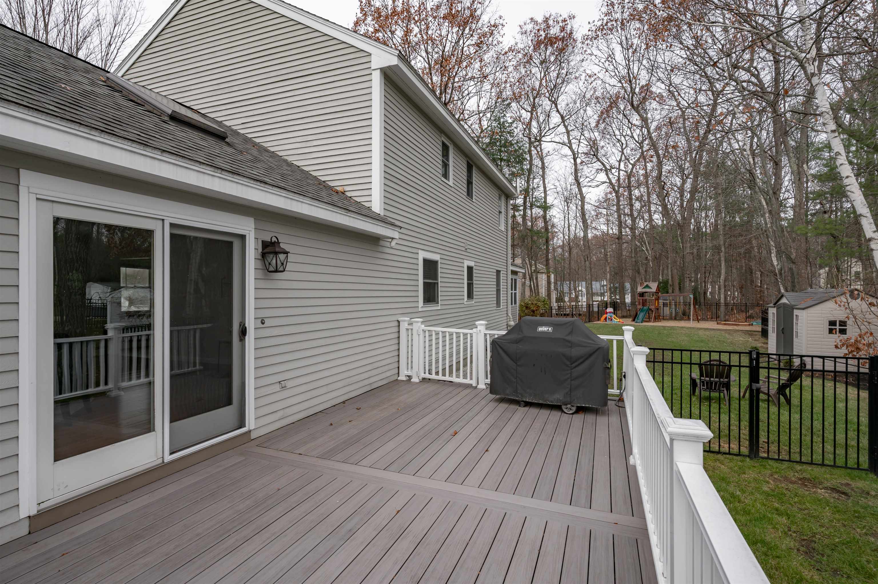 Hooksett, New Hampshire, 03106, United States, 3 Bedrooms Bedrooms, ,1 BathroomBathrooms,Residential,For Sale,2002155