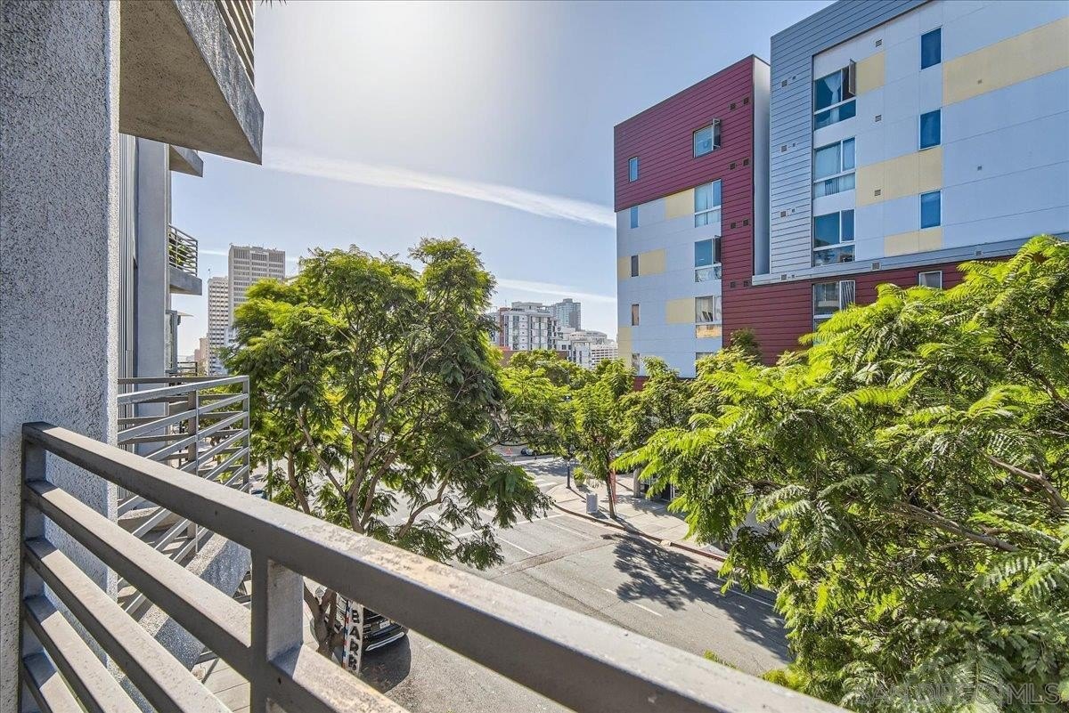 1643 6Th Ave 208, San Diego, California, 92101, United States, 2 Bedrooms Bedrooms, ,2 BathroomsBathrooms,Residential,For Sale,1643 6Th Ave 208,1673339