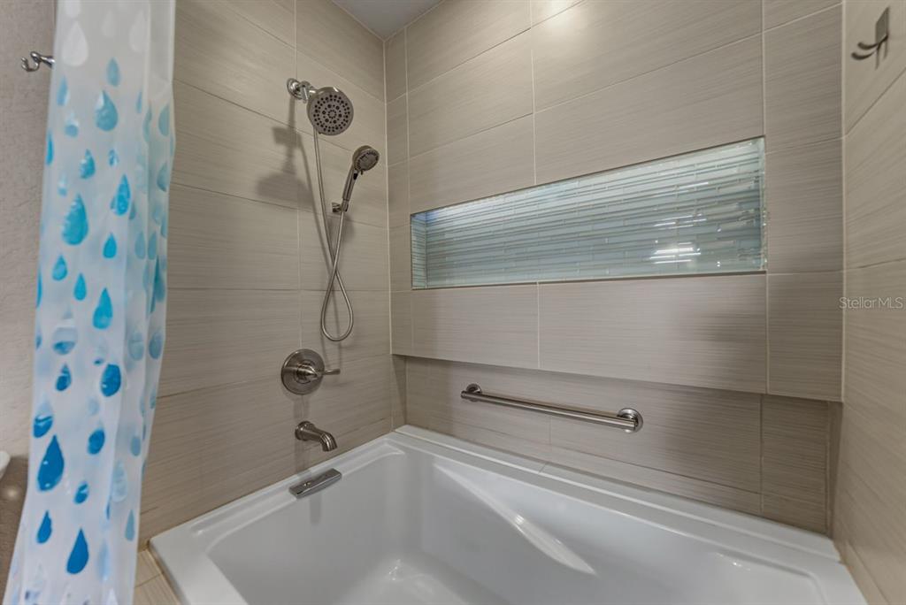 Tampa, Florida, 33602, United States, 2 Bedrooms Bedrooms, ,2 BathroomsBathrooms,Residential,For Sale,2002253