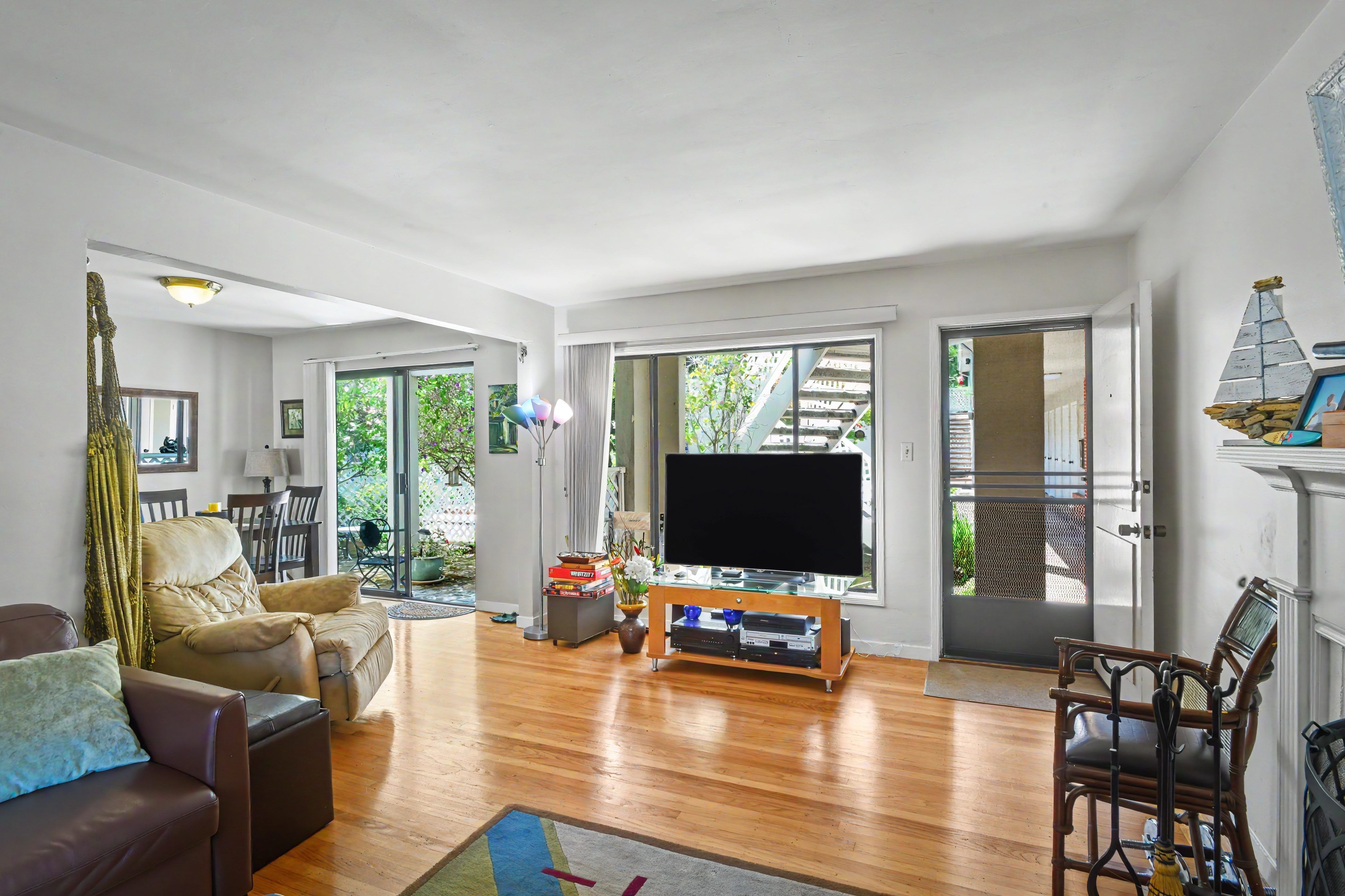  Ground-Level Garden Condo - 物件實景