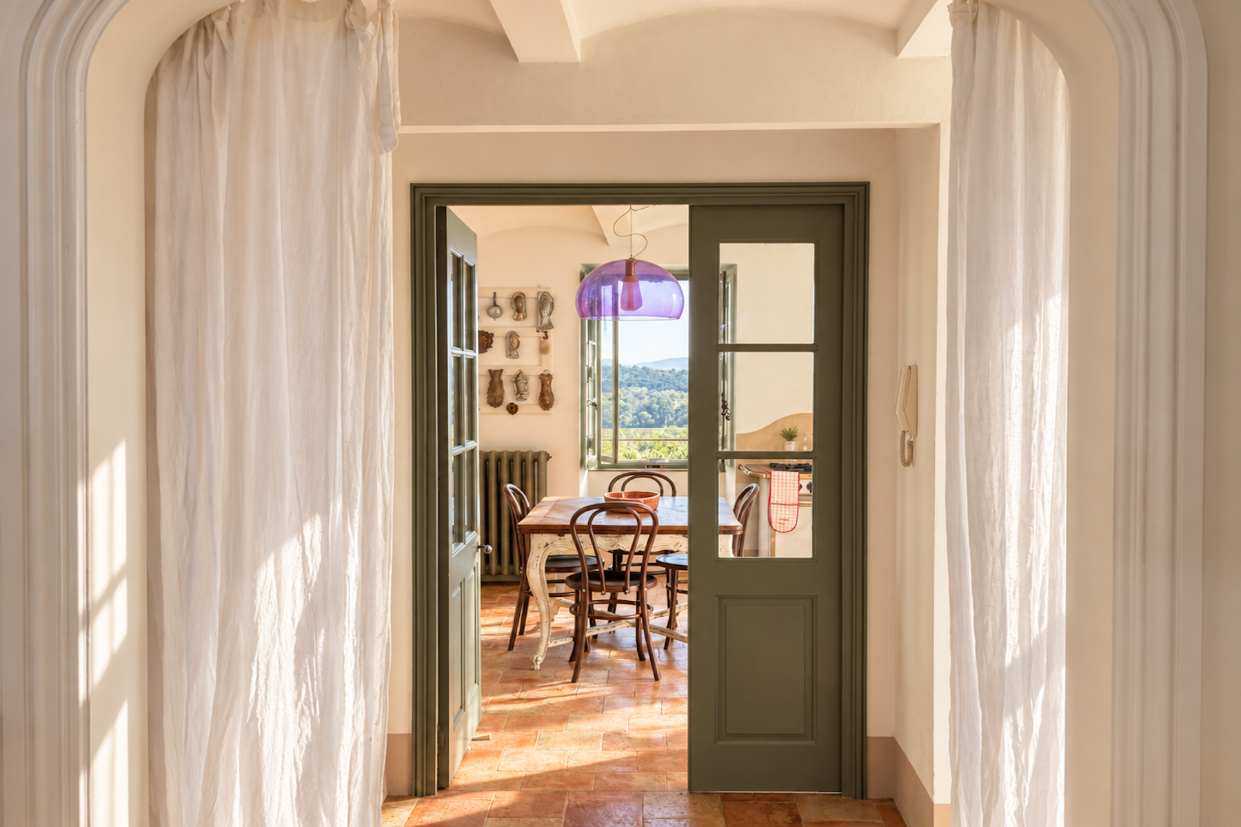  Elegant Stone Residence with Exceptional Volumes and Timeless Charm - 物件實景