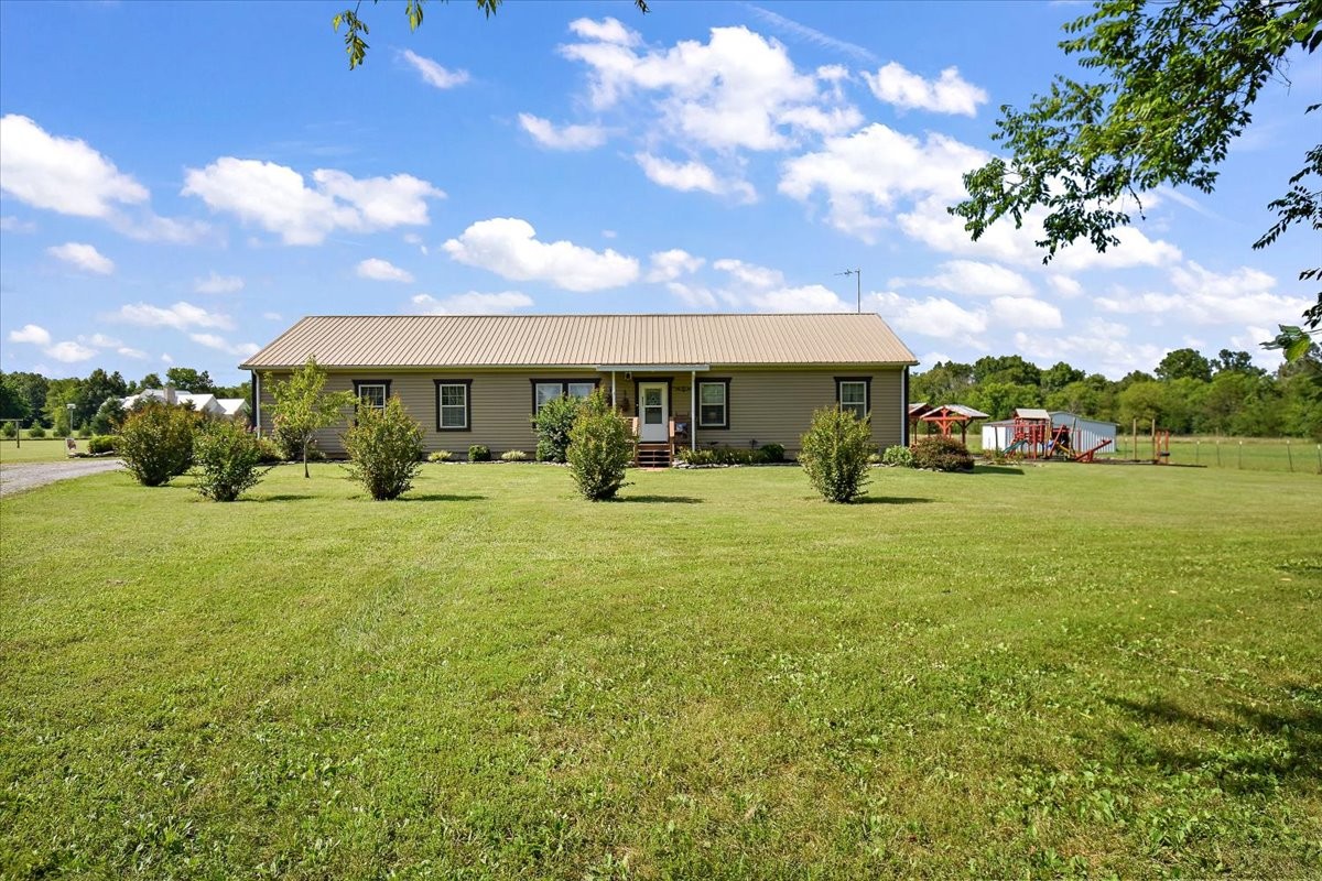Readyville, Tennessee, 37149, United States, 3 Bedrooms Bedrooms, ,2 BathroomsBathrooms,Residential,For Sale,1903533