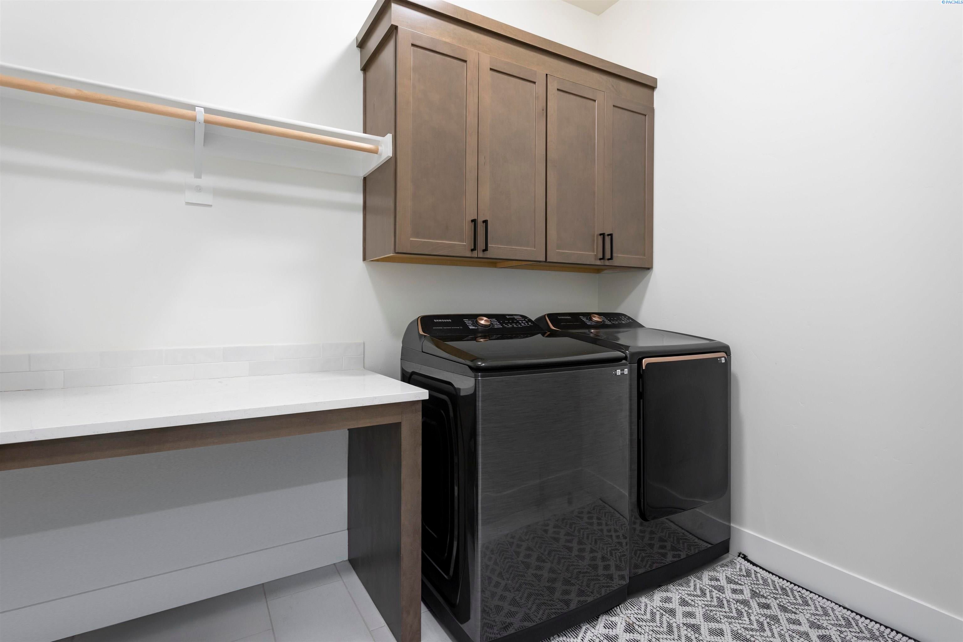 Kennewick, Washington, 99338, United States, 4 Bedrooms Bedrooms, ,3 BathroomsBathrooms,Residential,For Sale,2010743