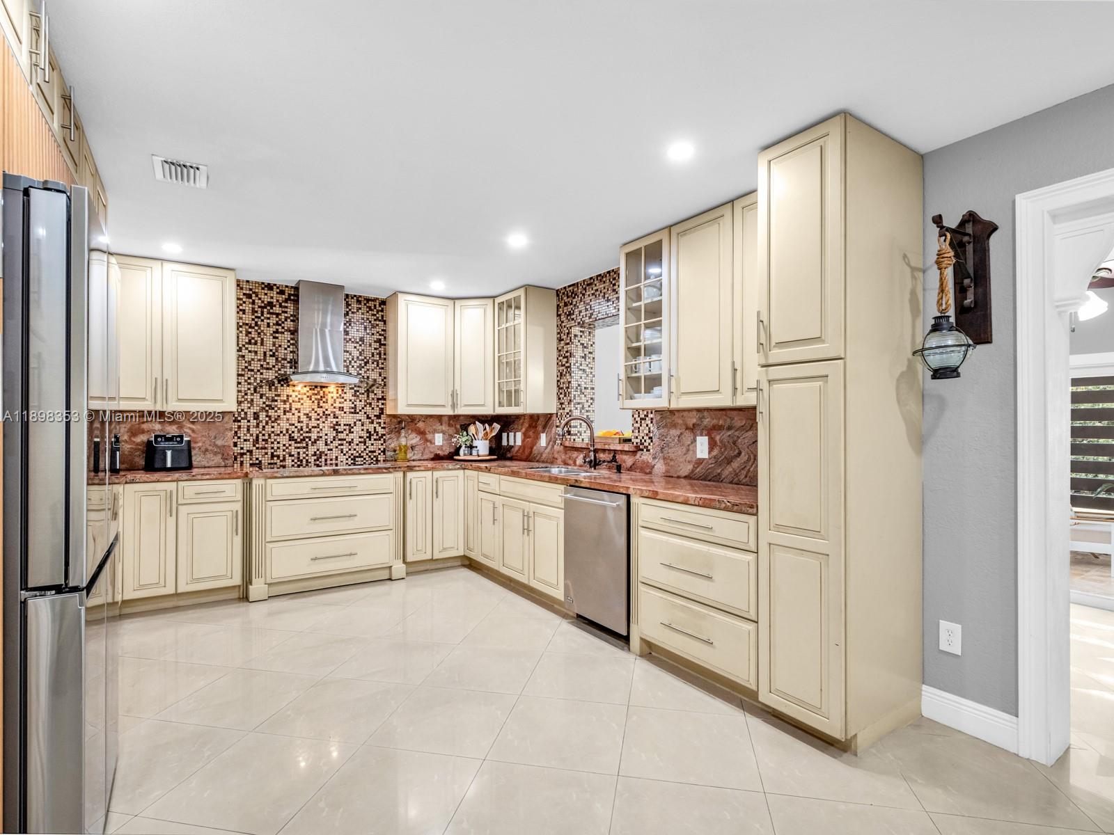 Miami, Florida, 33175, United States, 4 Bedrooms Bedrooms, ,2 BathroomsBathrooms,Residential,For Sale,1979447