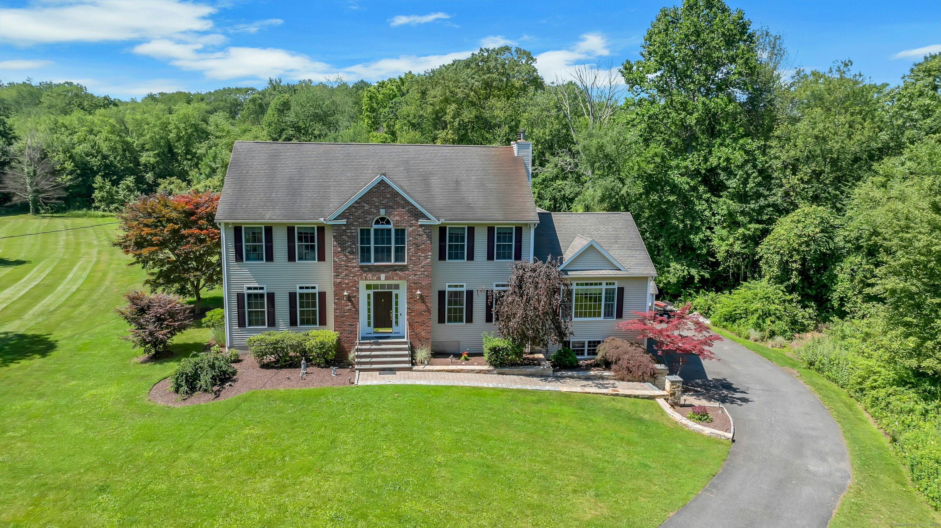 Shelton, Connecticut, 06484, United States, 3 Bedrooms Bedrooms, ,3 BathroomsBathrooms,Residential,For Sale,1875450