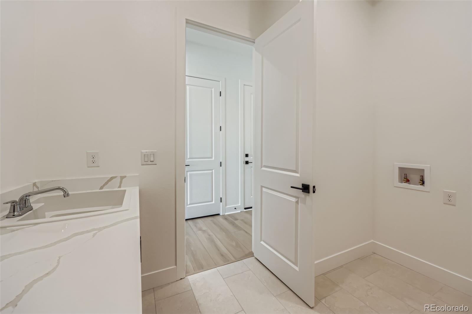 Castle Rock, Colorado, 80104, United States, 2 Bedrooms Bedrooms, ,3 BathroomsBathrooms,Residential,For Sale,1828537