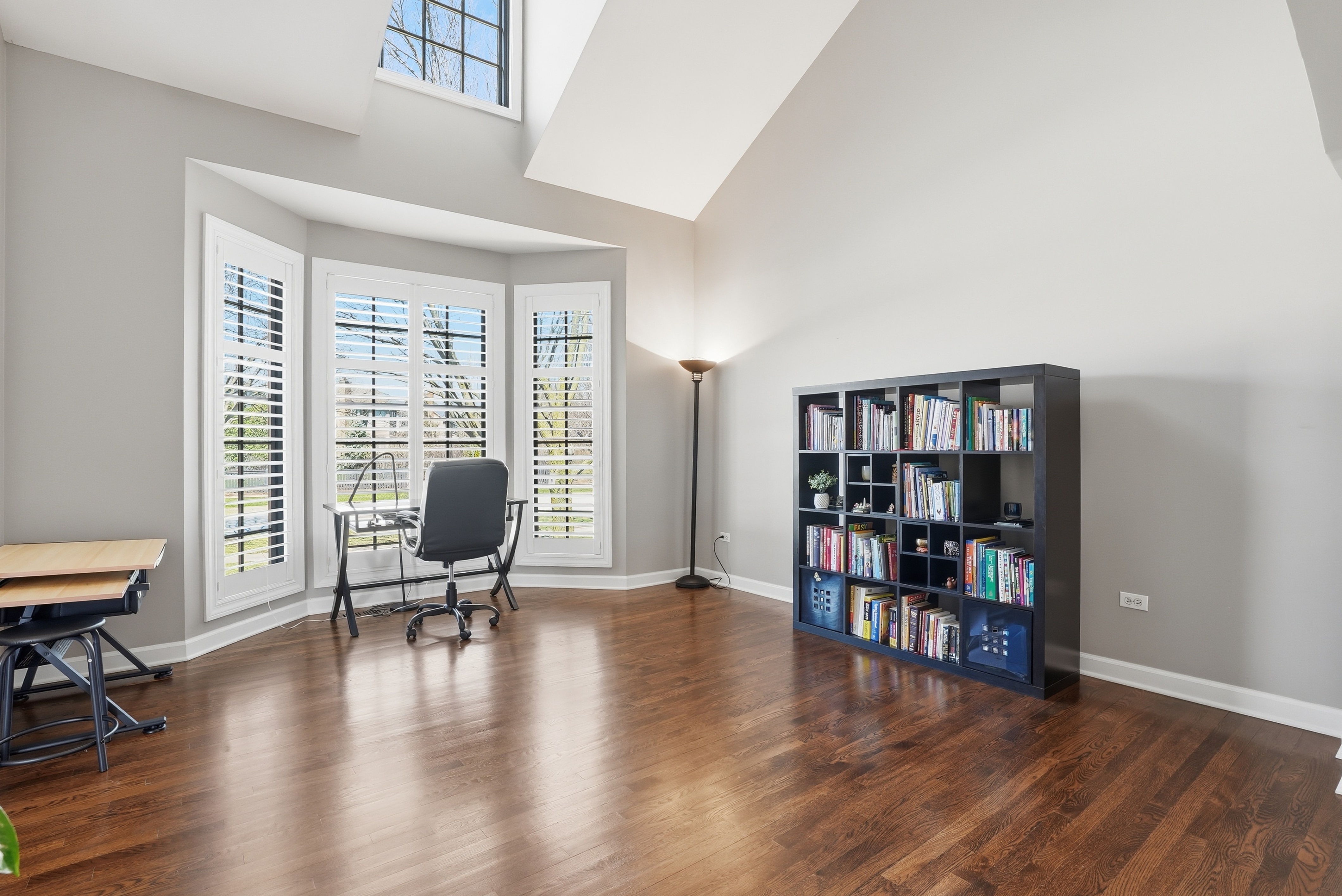  The Crown Jewel of Tall Grass: Waterfront Privacy Meets the Ultimate Layout - 物件實景