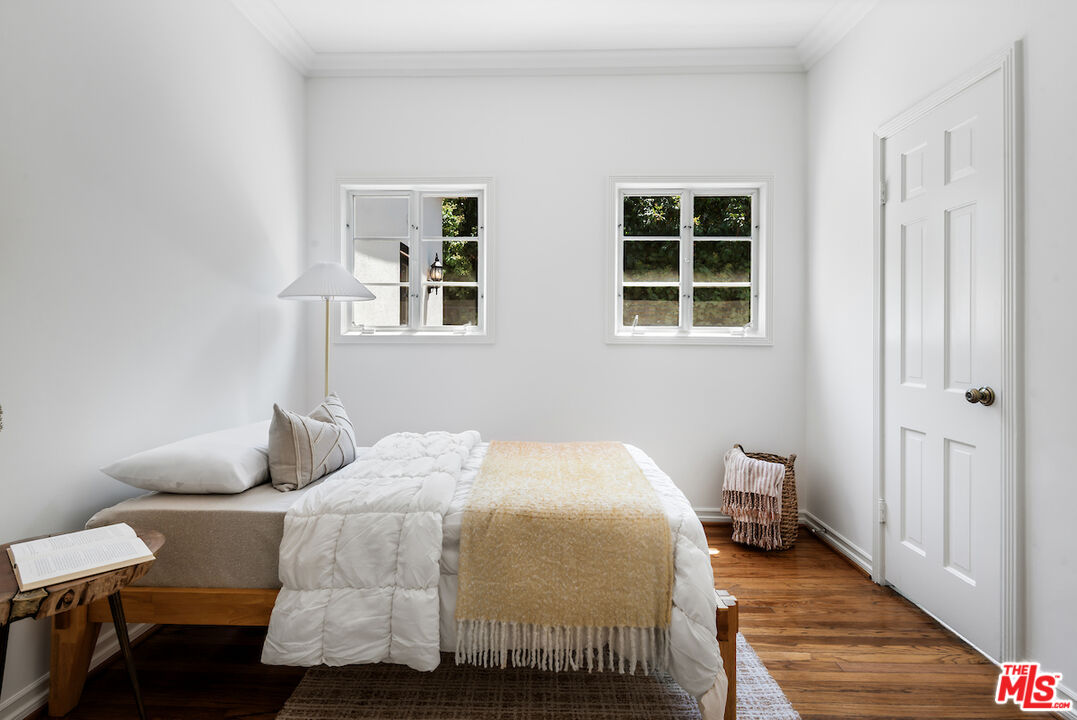 Los Angeles, California, 90068, United States, 4 Bedrooms Bedrooms, ,4 BathroomsBathrooms,Residential,For Sale,1938663