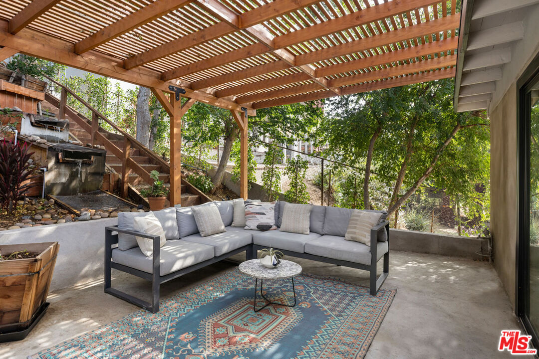 Los Angeles, California, 90065, United States, 3 Bedrooms Bedrooms, ,2 BathroomsBathrooms,Residential,For Sale,1987634