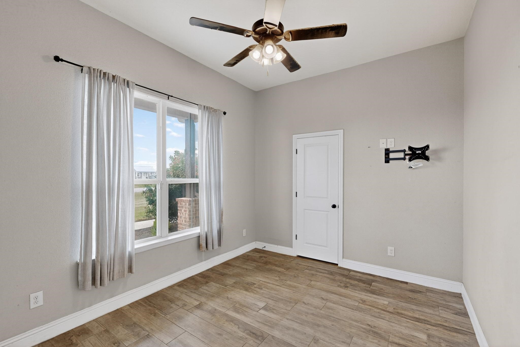 Godley, Texas, 76044, United States, 4 Bedrooms Bedrooms, ,3 BathroomsBathrooms,Residential,For Sale,1956819