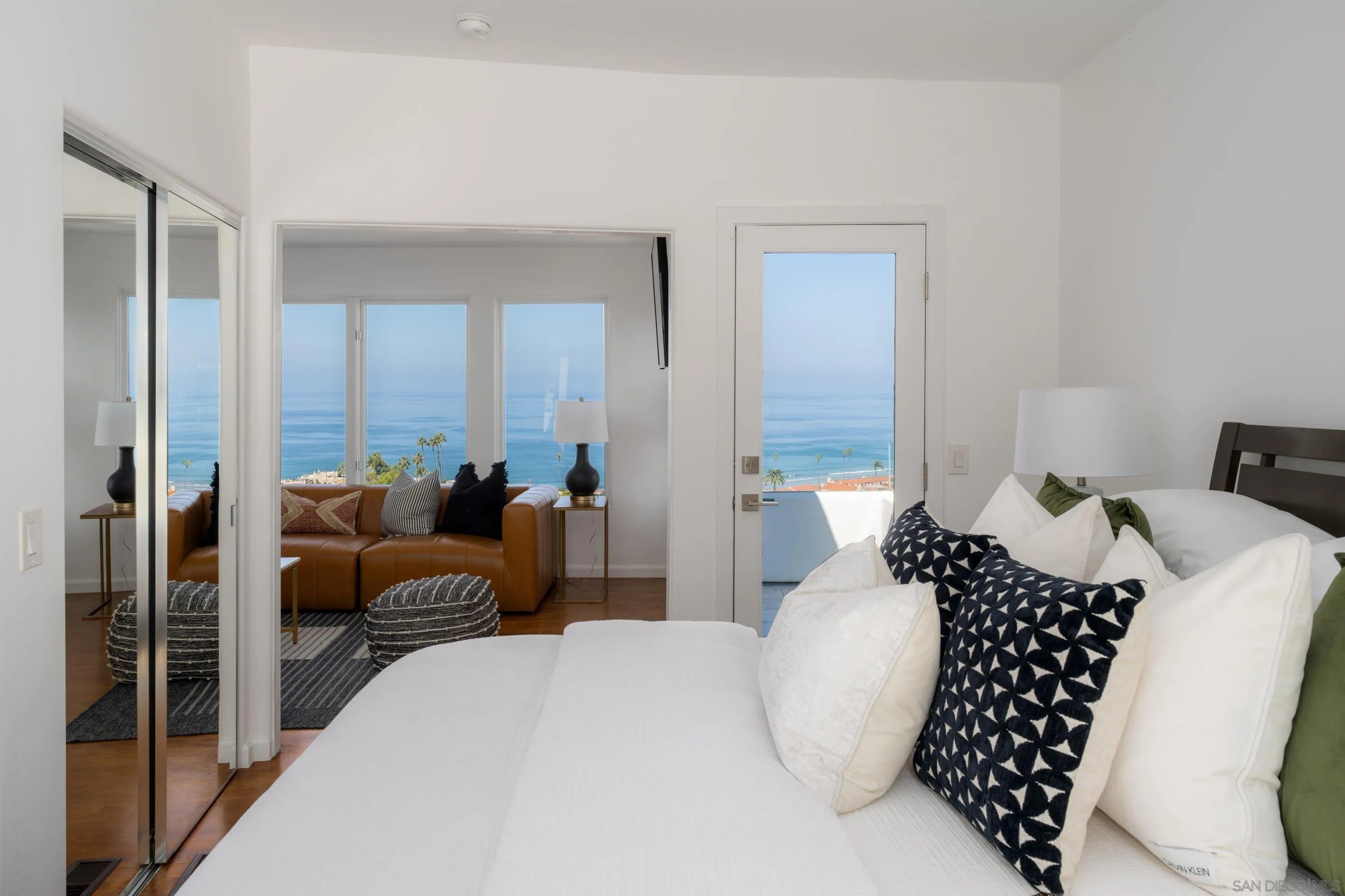 La Jolla, California, 92037, United States, 5 Bedrooms Bedrooms, ,6 BathroomsBathrooms,Residential,For Sale,1991356