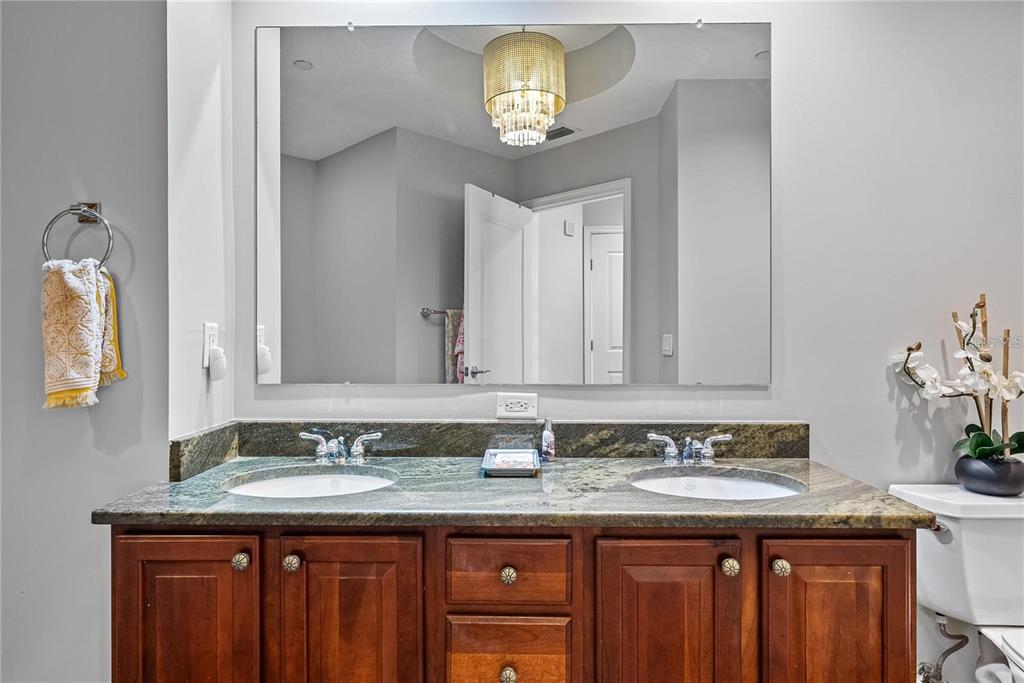 Tampa, Florida, 33602, United States, 2 Bedrooms Bedrooms, ,3 BathroomsBathrooms,Residential,For Sale,2018013