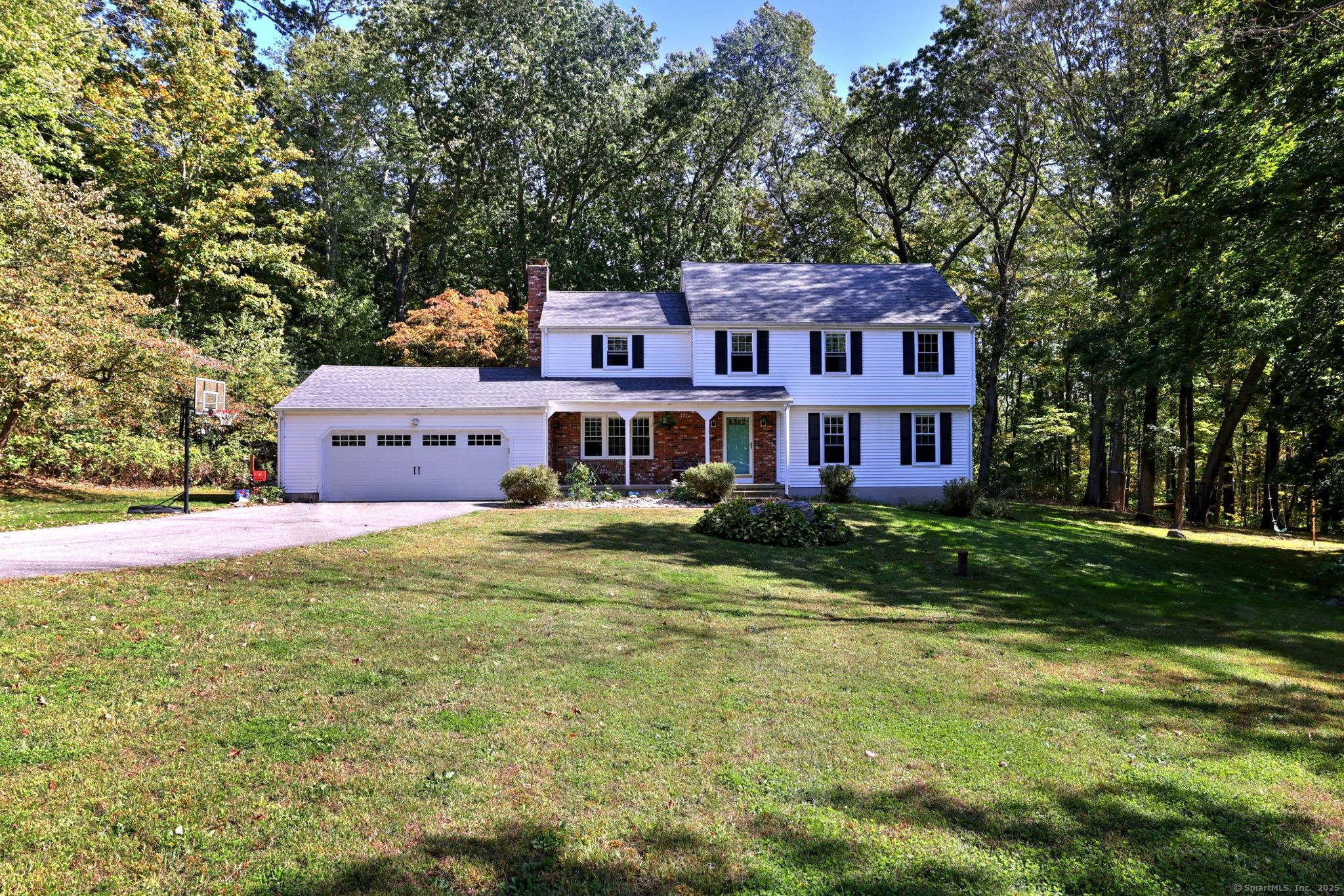 Guilford, Connecticut, 06437, United States, 4 Bedrooms Bedrooms, ,3 BathroomsBathrooms,Residential,For Sale,1955104