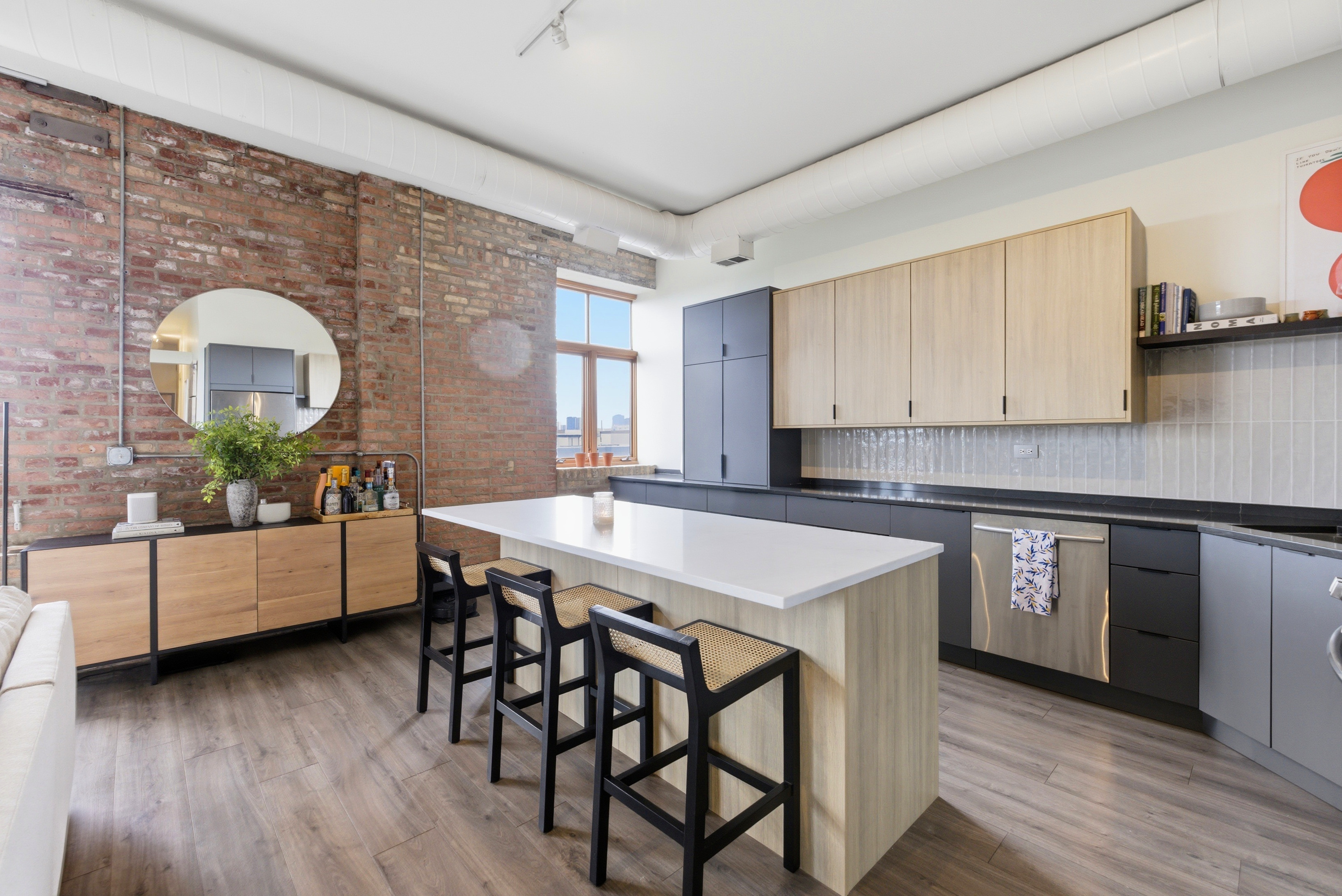  Penthouse Loft in the Heart of Ukrainian Village - 物件實景