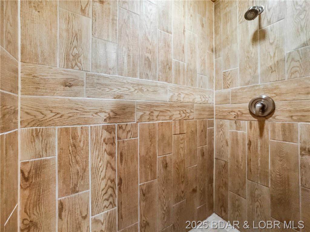 Camdenton, Missouri, 65020, United States, 3 Bedrooms Bedrooms, ,3 BathroomsBathrooms,Residential,For Sale,1849763