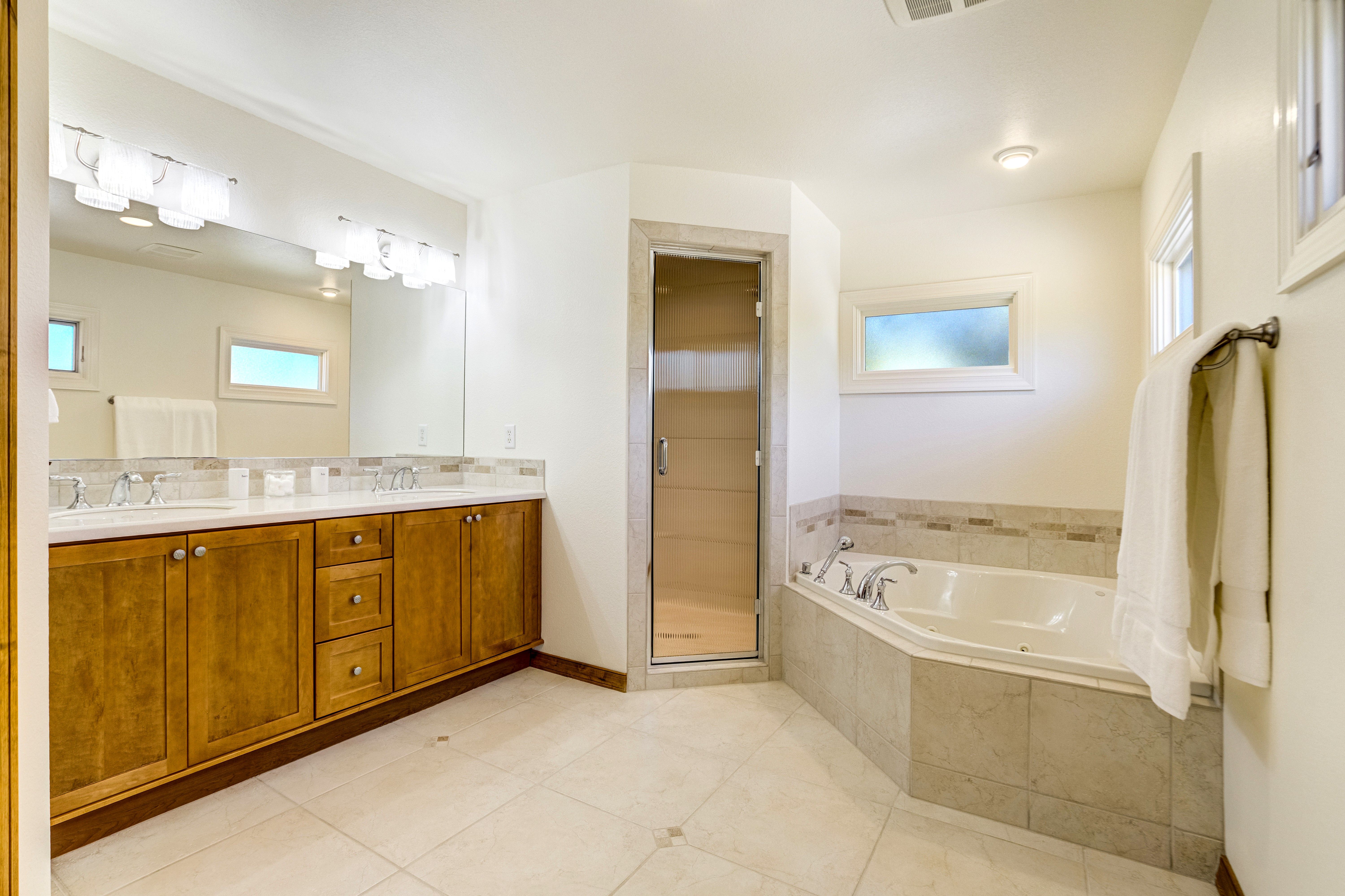  Impeccably Maintained Craftsman Retreat on a Quiet Cul-de-Sac - 物件實景