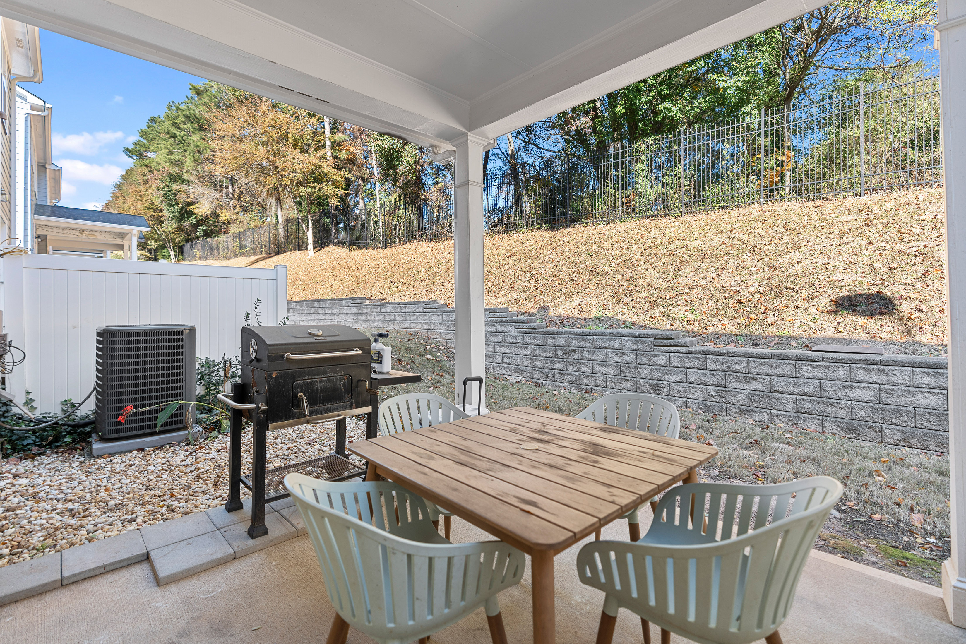  Stylish, Spacious and Ideally Located Townhome - 物件實景
