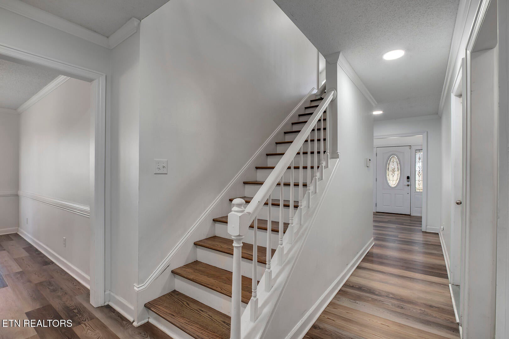 Kingston, Tennessee, 37763, United States, 4 Bedrooms Bedrooms, ,4 BathroomsBathrooms,Residential,For Sale,2011823