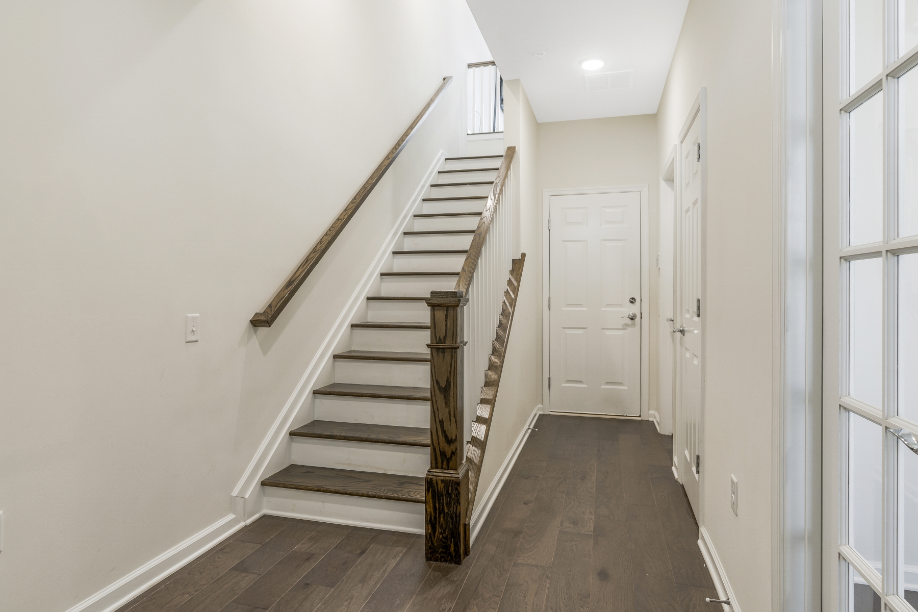  ?Livingston Squire? Townhome Features Flexible Floor Plan - 物件實景