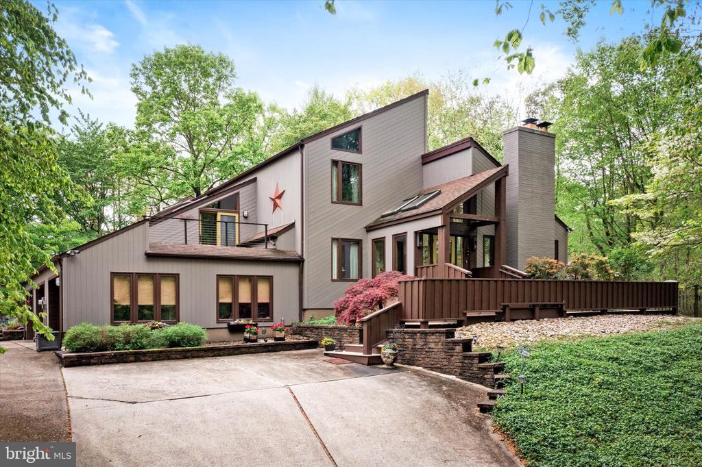 Wrightstown, New Jersey, 08562, United States, 5 Bedrooms Bedrooms, ,4 BathroomsBathrooms,Residential,For Sale,2048850