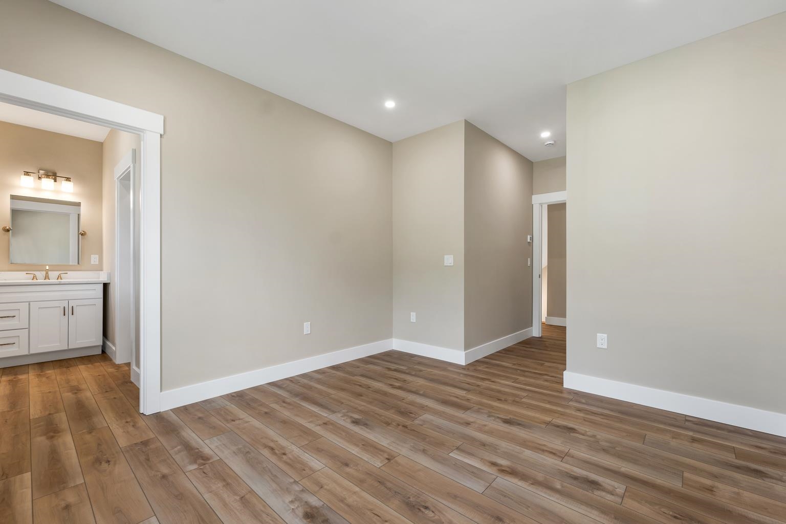 Laconia, New Hampshire, 03246, United States, 3 Bedrooms Bedrooms, ,3 BathroomsBathrooms,Residential,For Sale,1932606