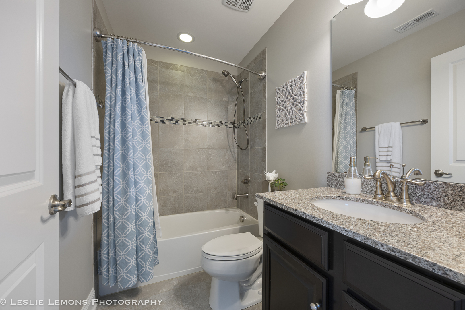 Naperville, Illinois, 60564, United States, 4 Bedrooms Bedrooms, ,5 BathroomsBathrooms,Residential,For Sale,1932801