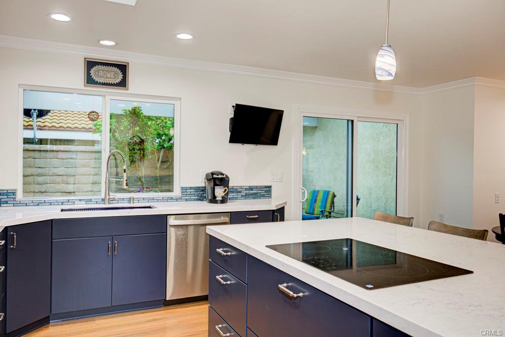 Laguna Woods, California, 92637, United States, 2 Bedrooms Bedrooms, ,Residential,For Sale,2005707