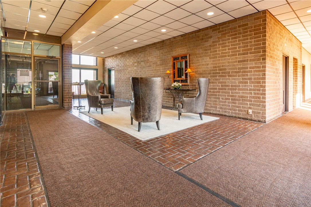 Pittsburgh, Pennsylvania, 15211, United States, 1 Bedroom Bedrooms, ,2 BathroomsBathrooms,Residential,For Sale,1981120