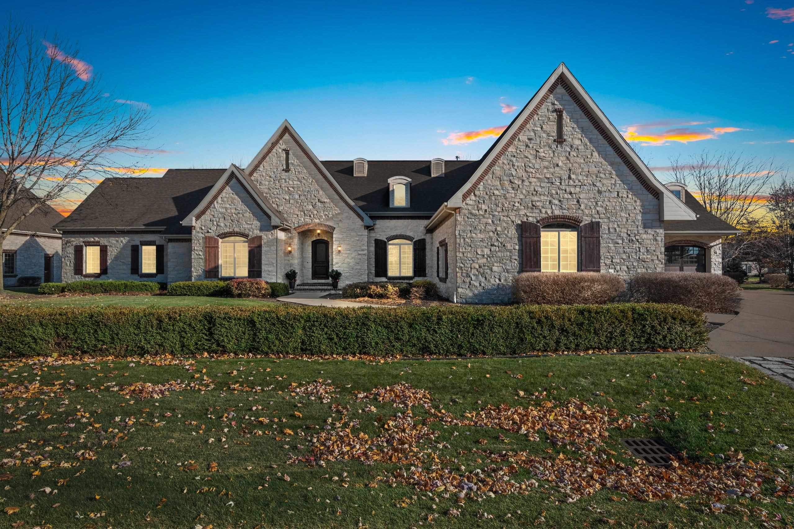 MENASHA, Wisconsin, 54952, United States, 6 Bedrooms Bedrooms, ,5 BathroomsBathrooms,Residential,For Sale,1994548