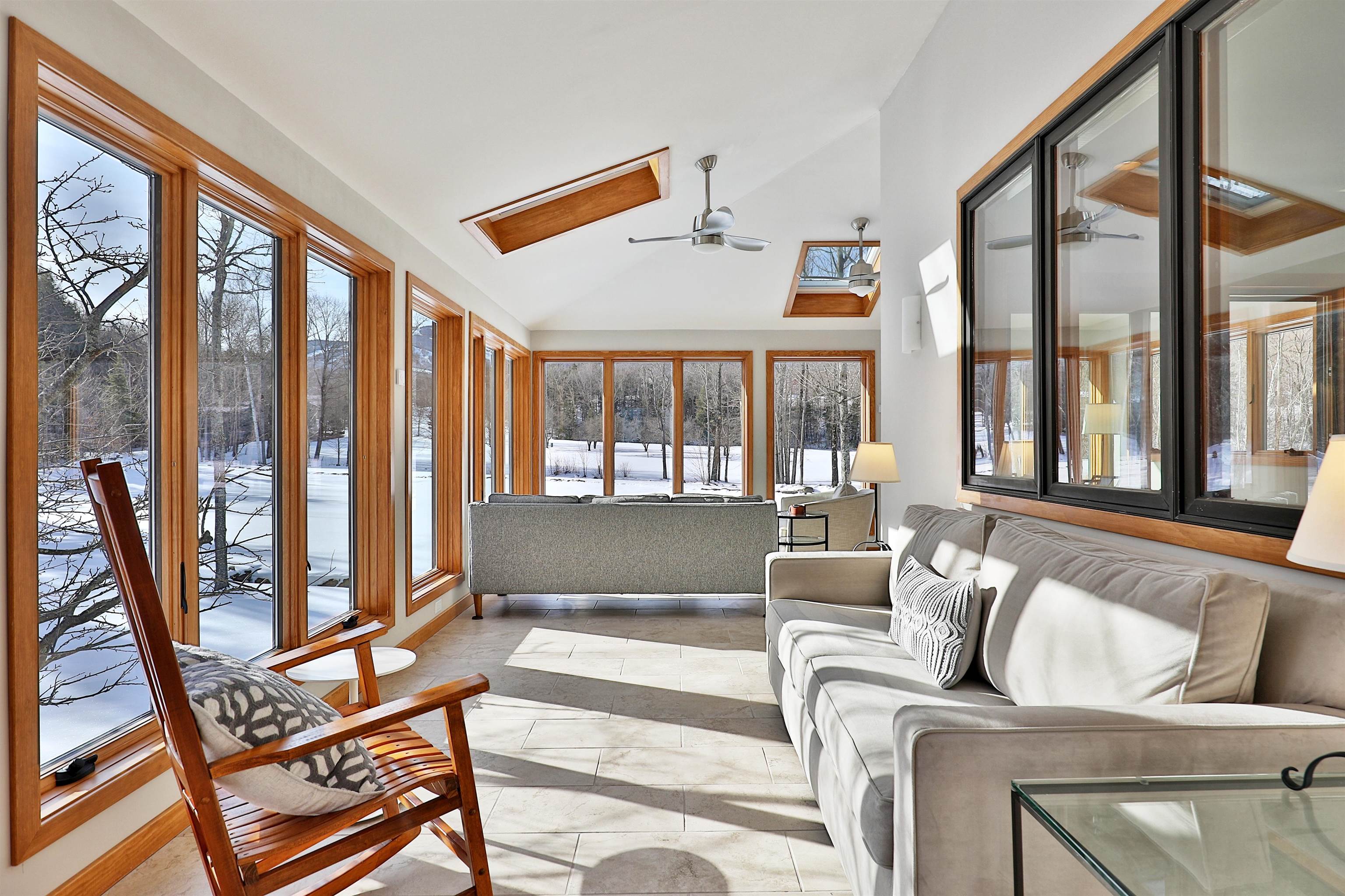 426 Roaring Brook Road - 物件實景