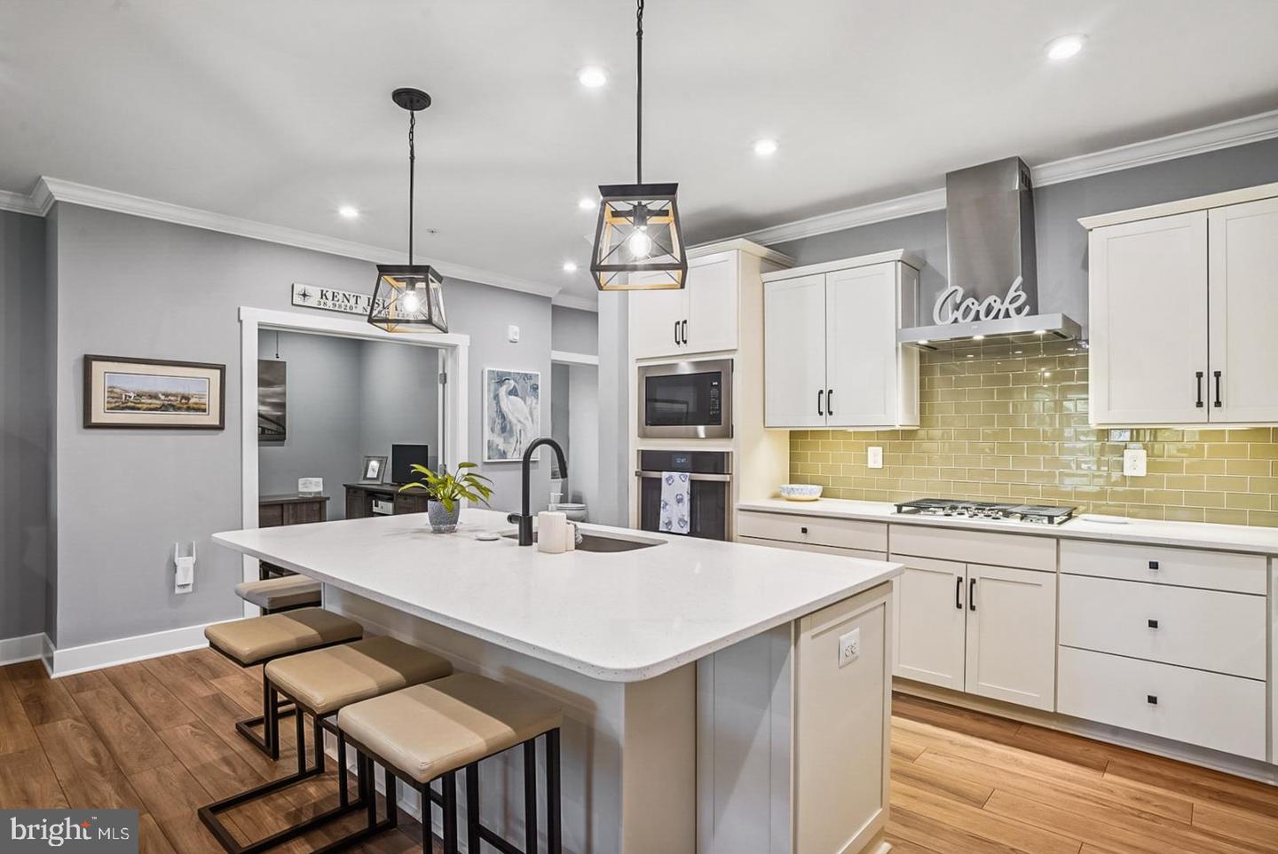 Chester, Maryland, 21619, United States, 2 Bedrooms Bedrooms, ,3 BathroomsBathrooms,Residential,For Sale,1968949