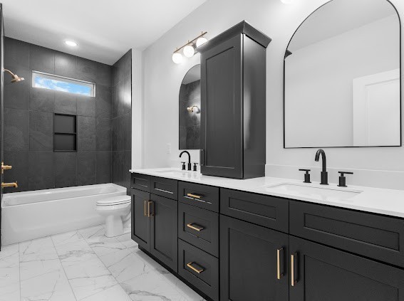 Clarksville, Tennessee, 37043, United States, 5 Bedrooms Bedrooms, ,4 BathroomsBathrooms,Residential,For Sale,1973971