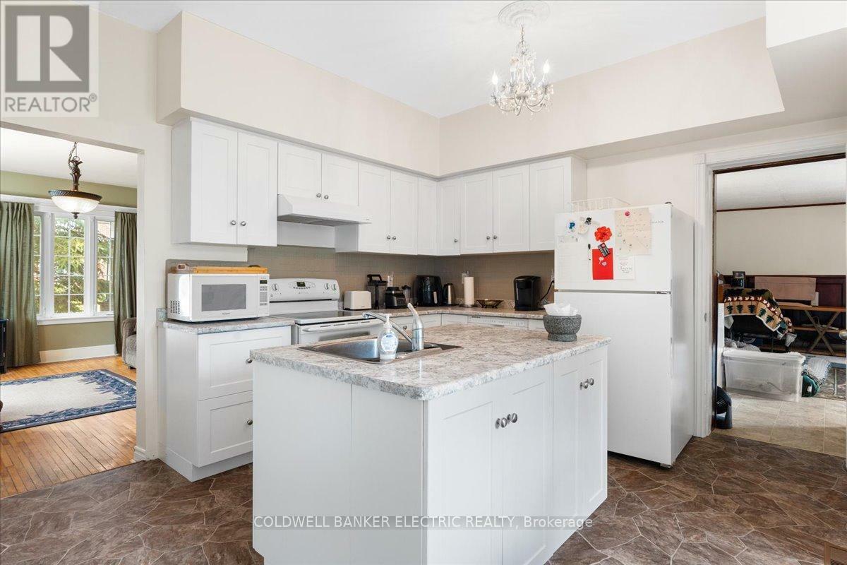 TRENT HILLS (CAMPBELLFORD), Ontario, K0L 1L0, CA, 3 Bedrooms Bedrooms, ,1 BathroomBathrooms,Residential,For Sale,1883318