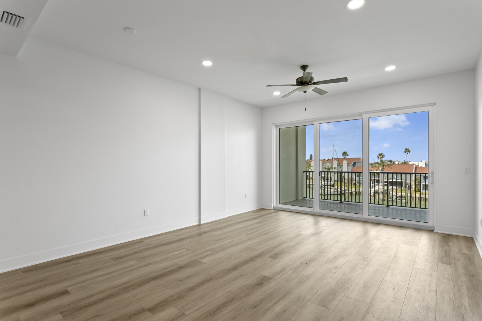 400 150th Ave # 304, Madeira Beach, Florida, 33708, United States, 3 Bedrooms Bedrooms, ,3 BathroomsBathrooms,Residential,For Sale,400 150th Ave # 304,1407196