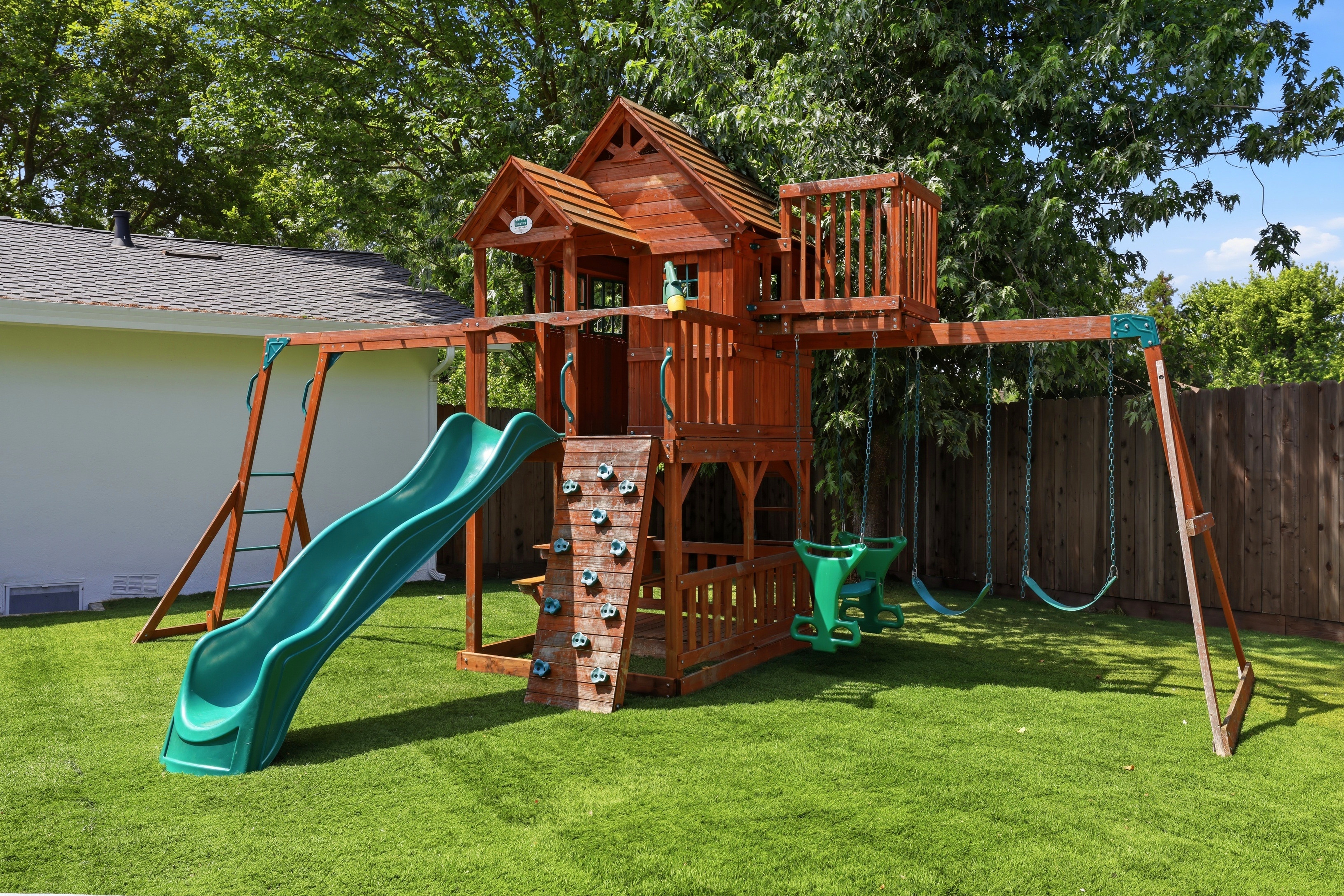  8735 Phoenix Avenue, Fair Oaks, CA 95628 - 物件實景
