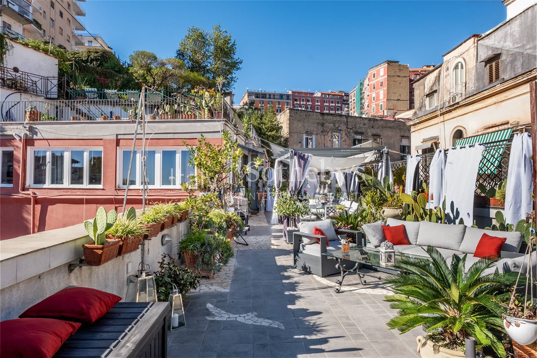  Iconic multi-level penthouse in Naples - 物件實景