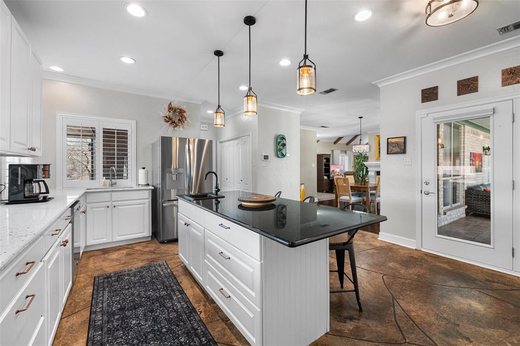 Granbury, Texas, 76049, United States, 4 Bedrooms Bedrooms, ,3 BathroomsBathrooms,Residential,For Sale,2024431