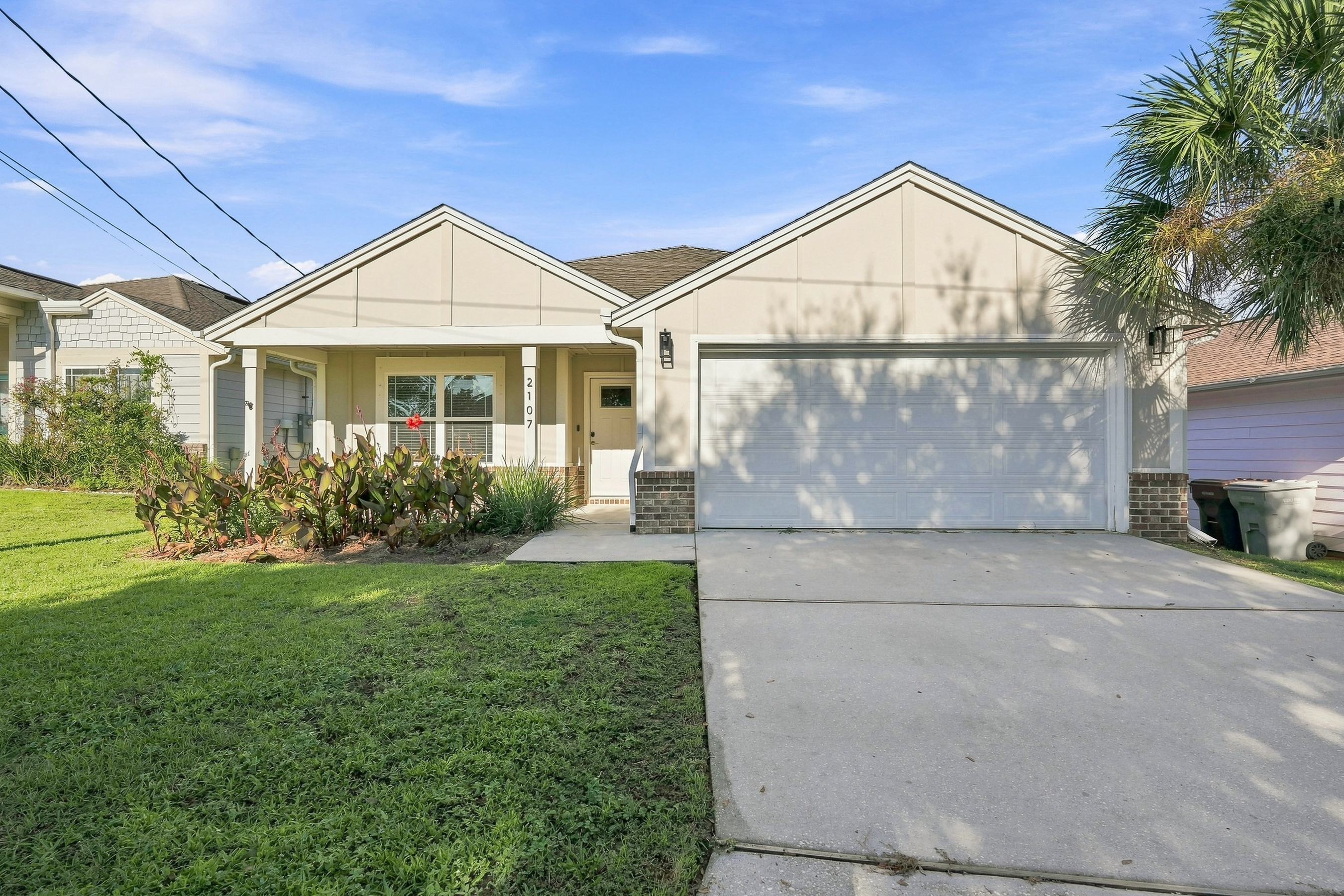  Newer Construction With Rear Yard Near Navarre Beach - 物件實景