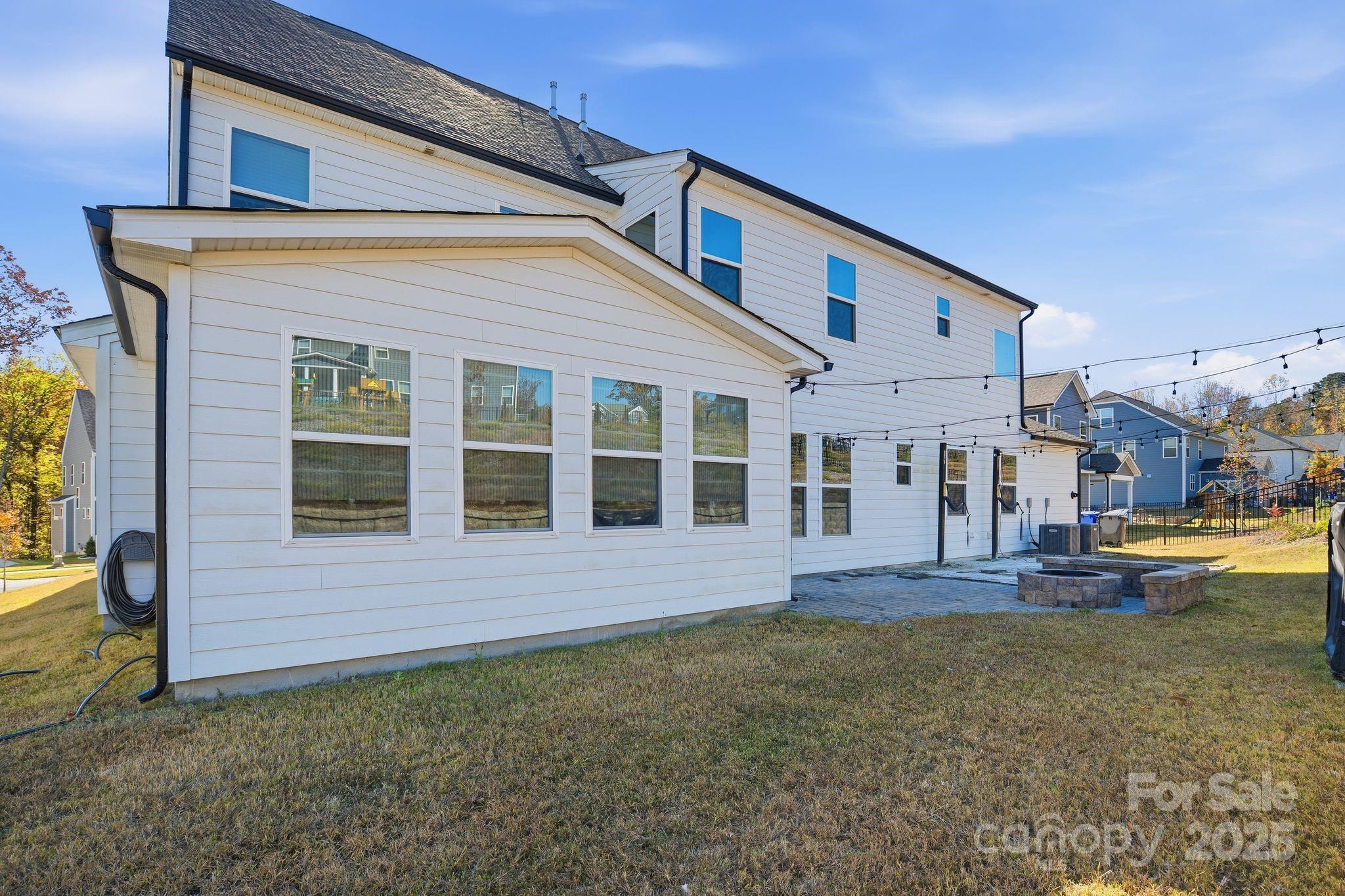 Huntersville, North Carolina, 28078, United States, 6 Bedrooms Bedrooms, ,5 BathroomsBathrooms,Residential,For Sale,1988370