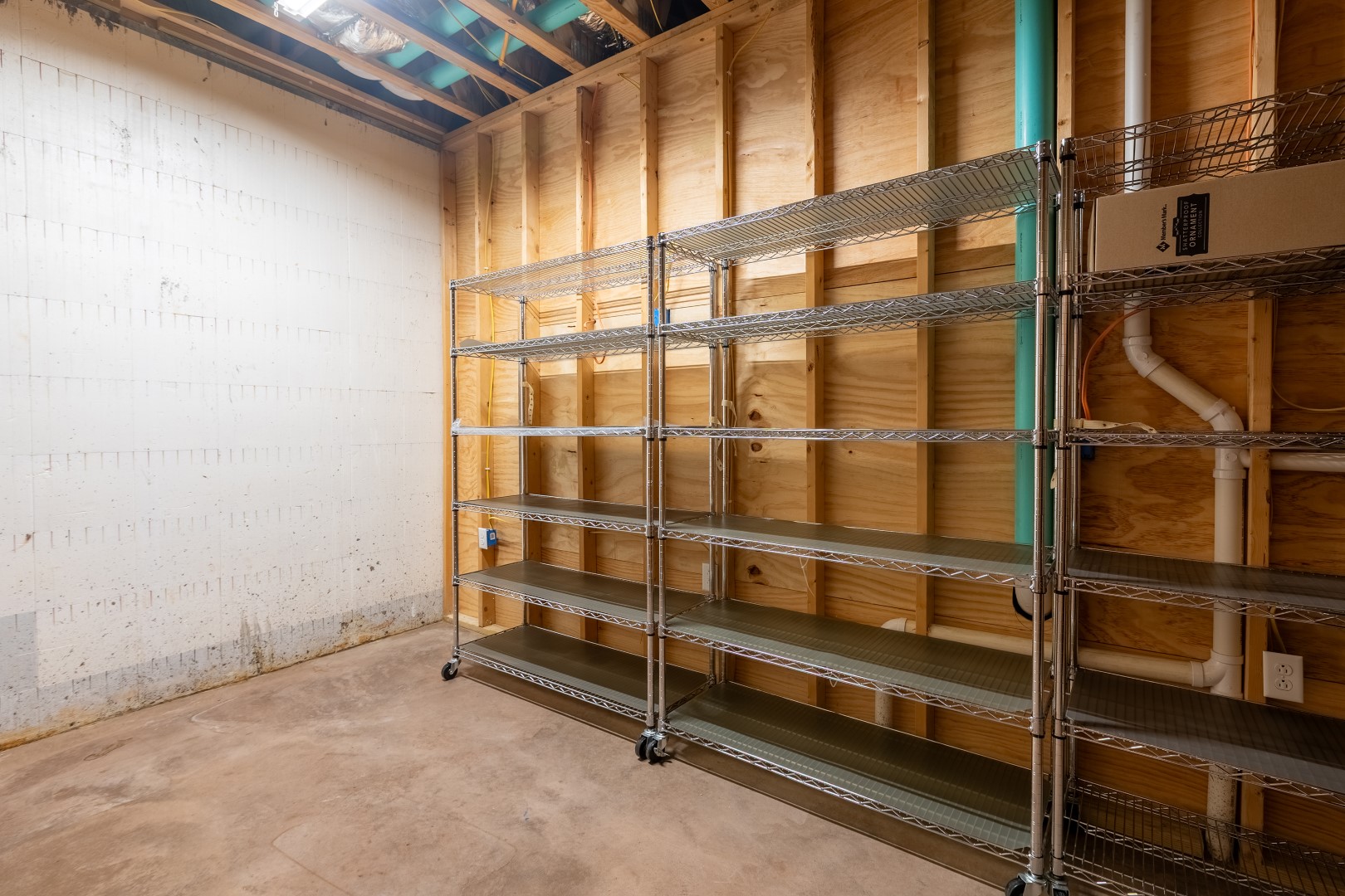 Carbondale, Illinois, 62902, United States, 3 Bedrooms Bedrooms, ,8 BathroomsBathrooms,Residential,For Sale,1986074