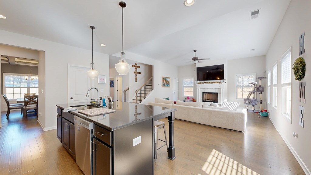 Cataula, Georgia, 31804, United States, 5 Bedrooms Bedrooms, ,5 BathroomsBathrooms,Residential,For Sale,1996944