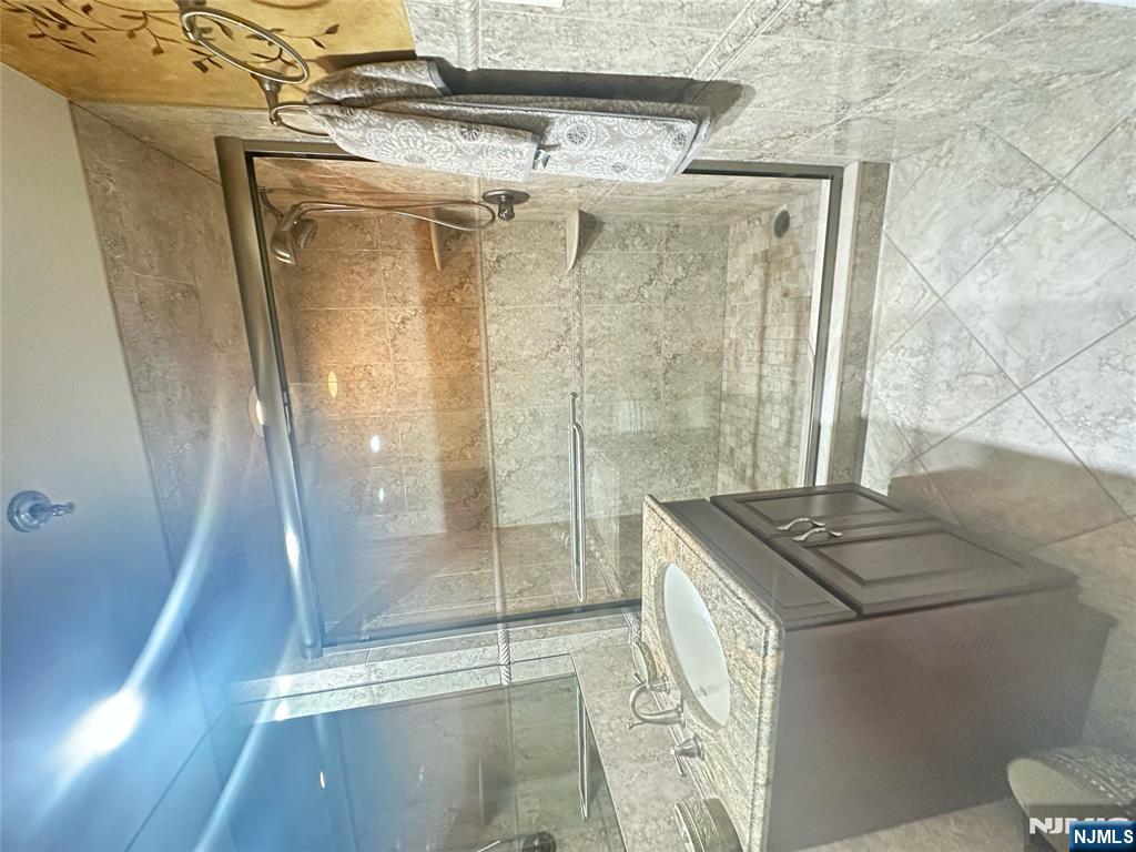 Hackensack, New Jersey, 07601, United States, 2 Bedrooms Bedrooms, ,2 BathroomsBathrooms,Residential,For Sale,1912760