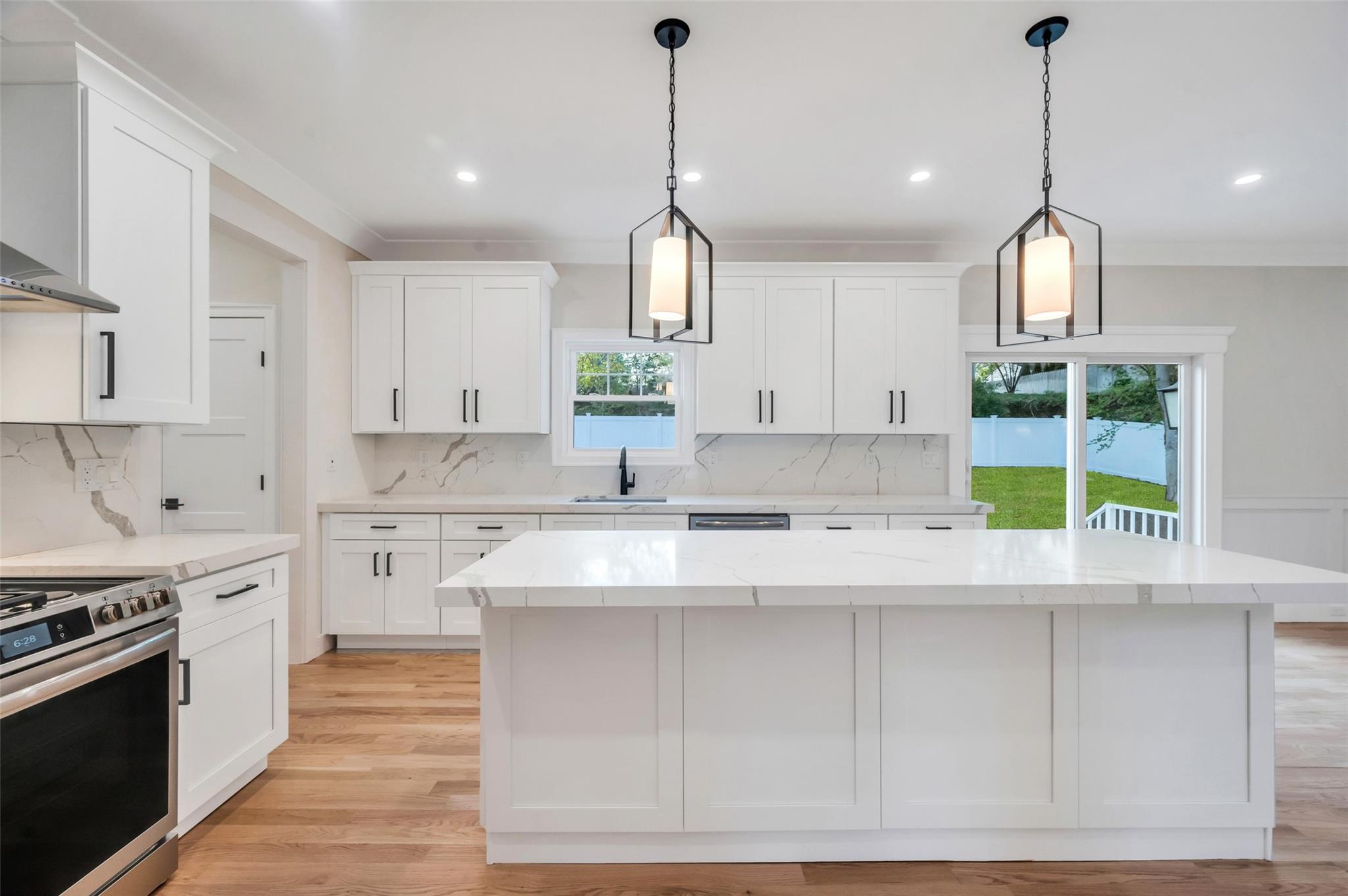 Smithtown, New York, 11787, United States, 4 Bedrooms Bedrooms, ,3 BathroomsBathrooms,Residential,For Sale,1796474
